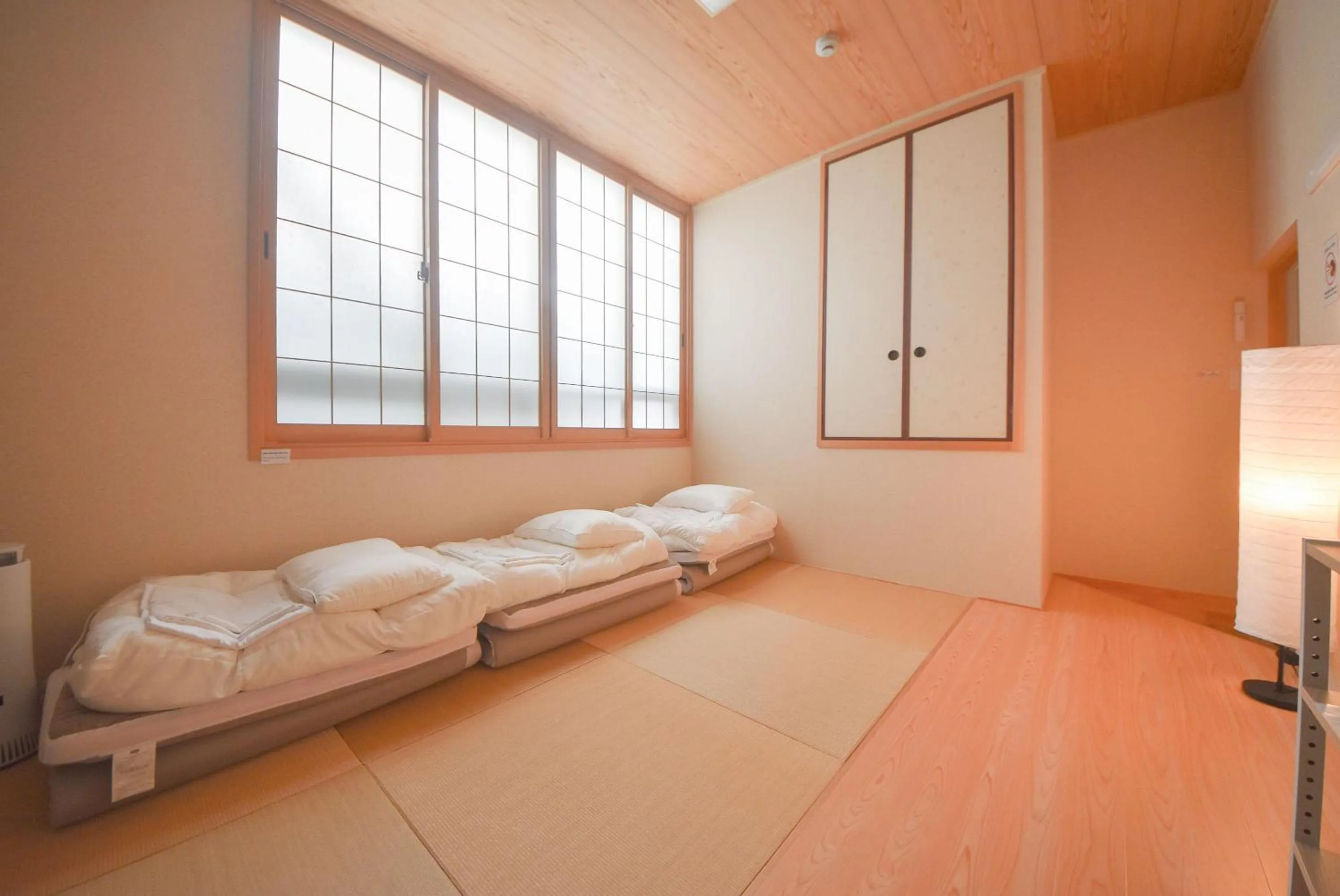 Photo of the whole room, Bed in Comfy Stay Sarusawaike