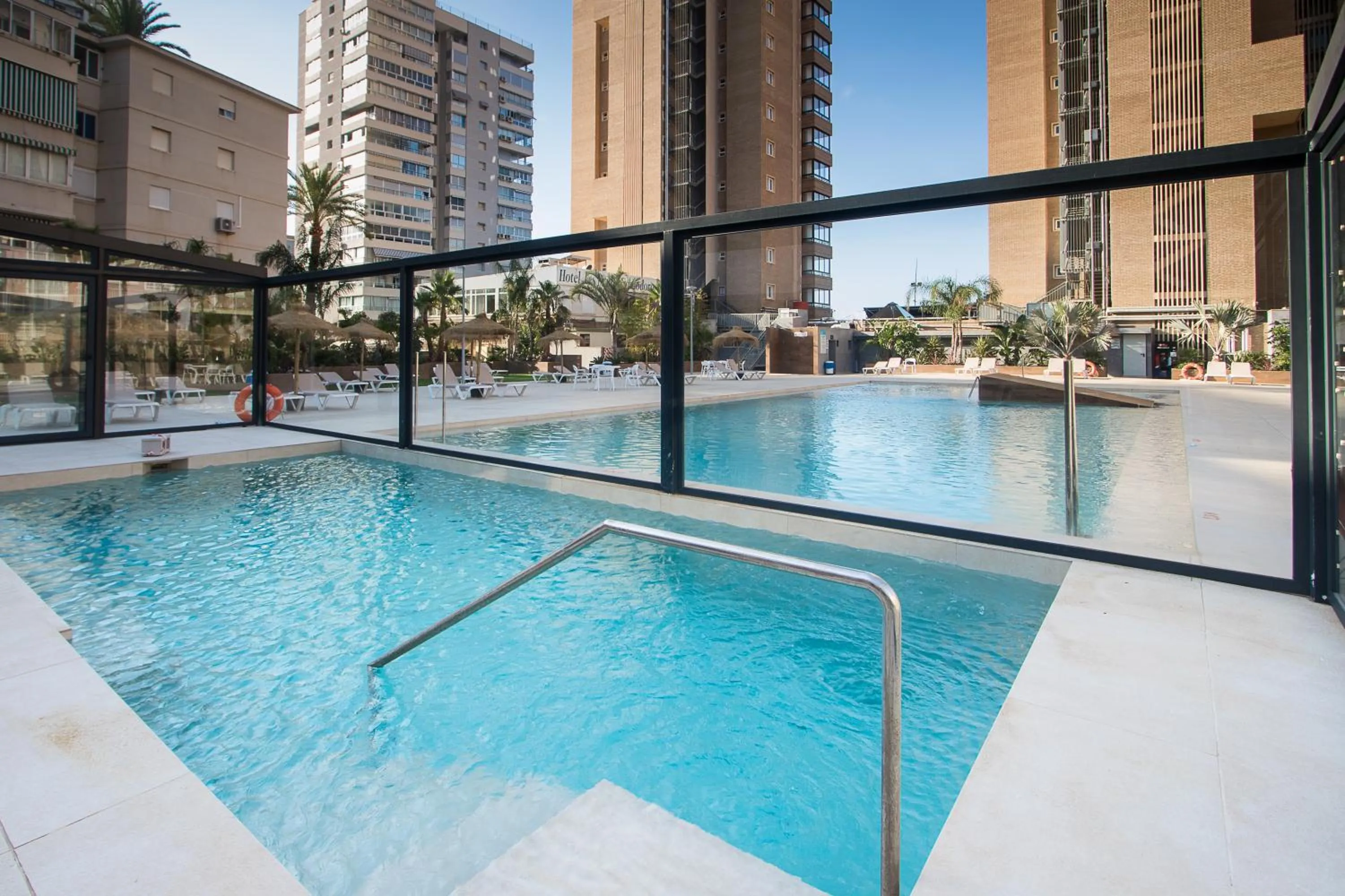 Swimming pool in Les Dunes Comodoro
