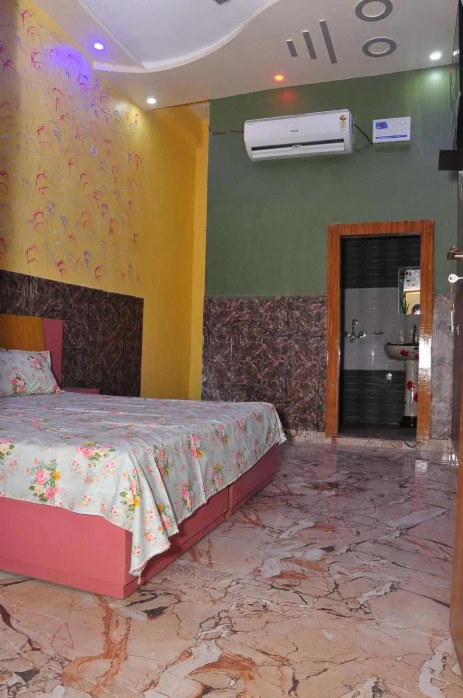 Bedroom in Hotel O Grand