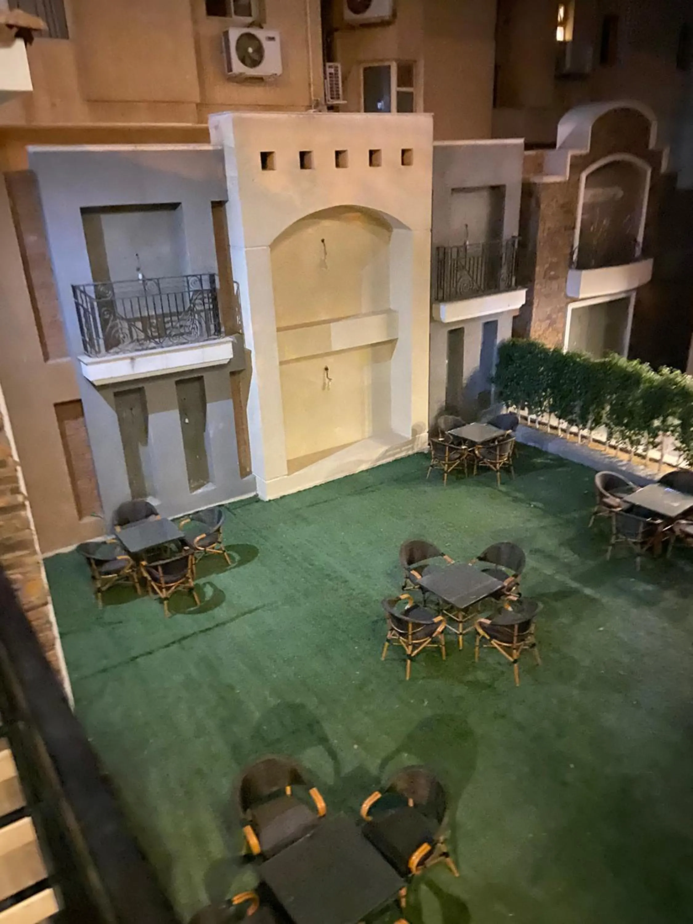 Property building in Maison 7