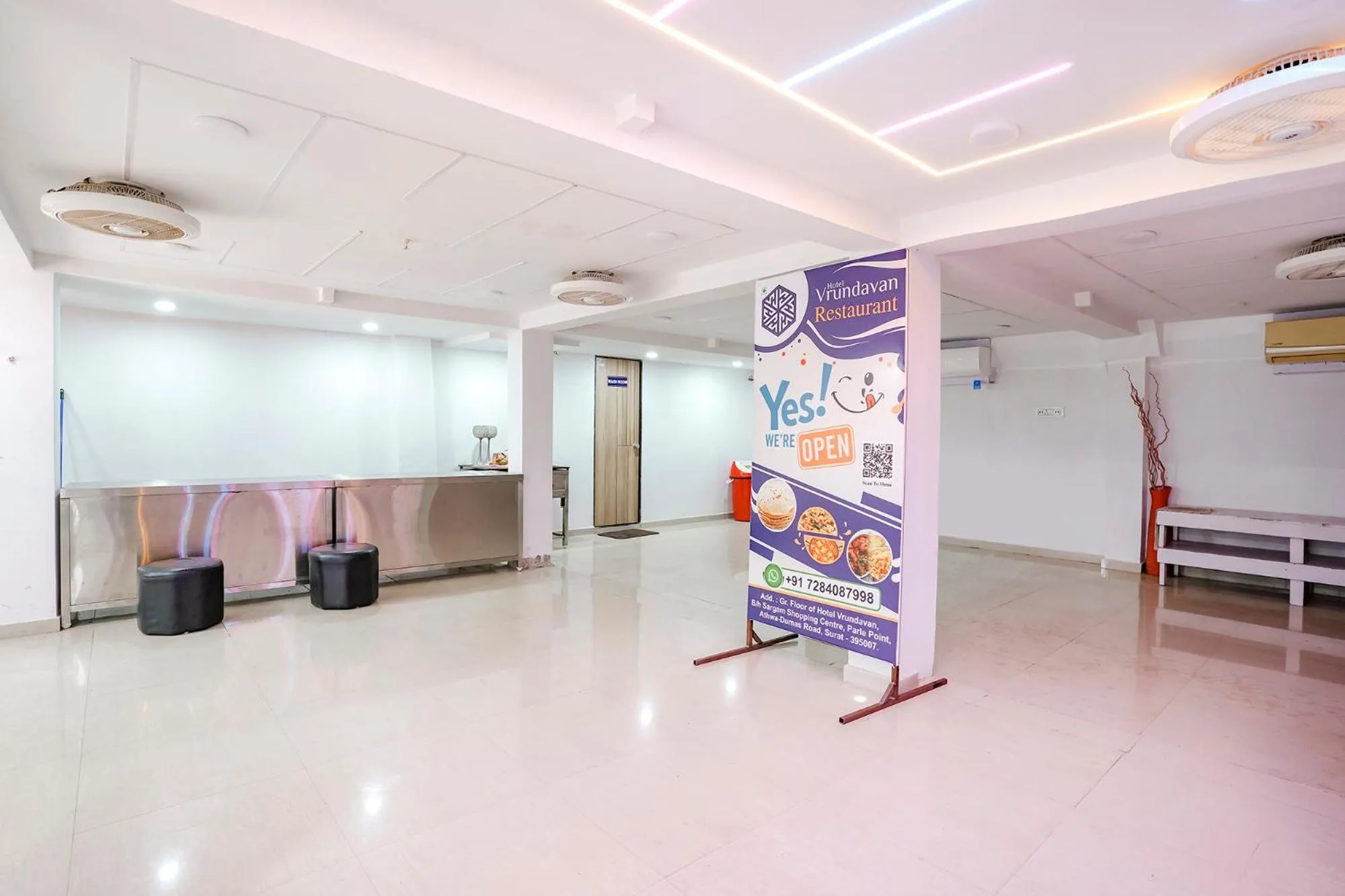 Lobby or reception in FabHotel Vrundavan - Nr Sargam Shopping Center