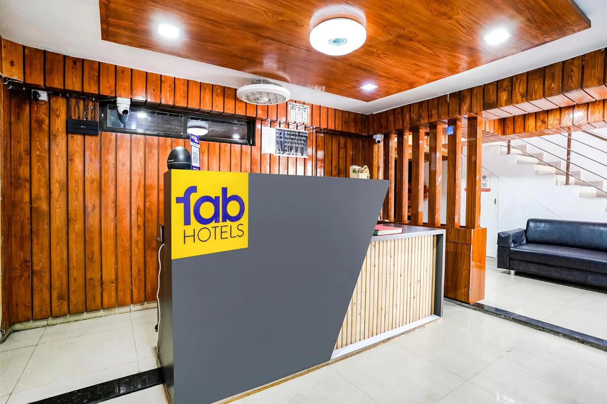 Lobby or reception in FabHotel Vrundavan - Nr Sargam Shopping Center
