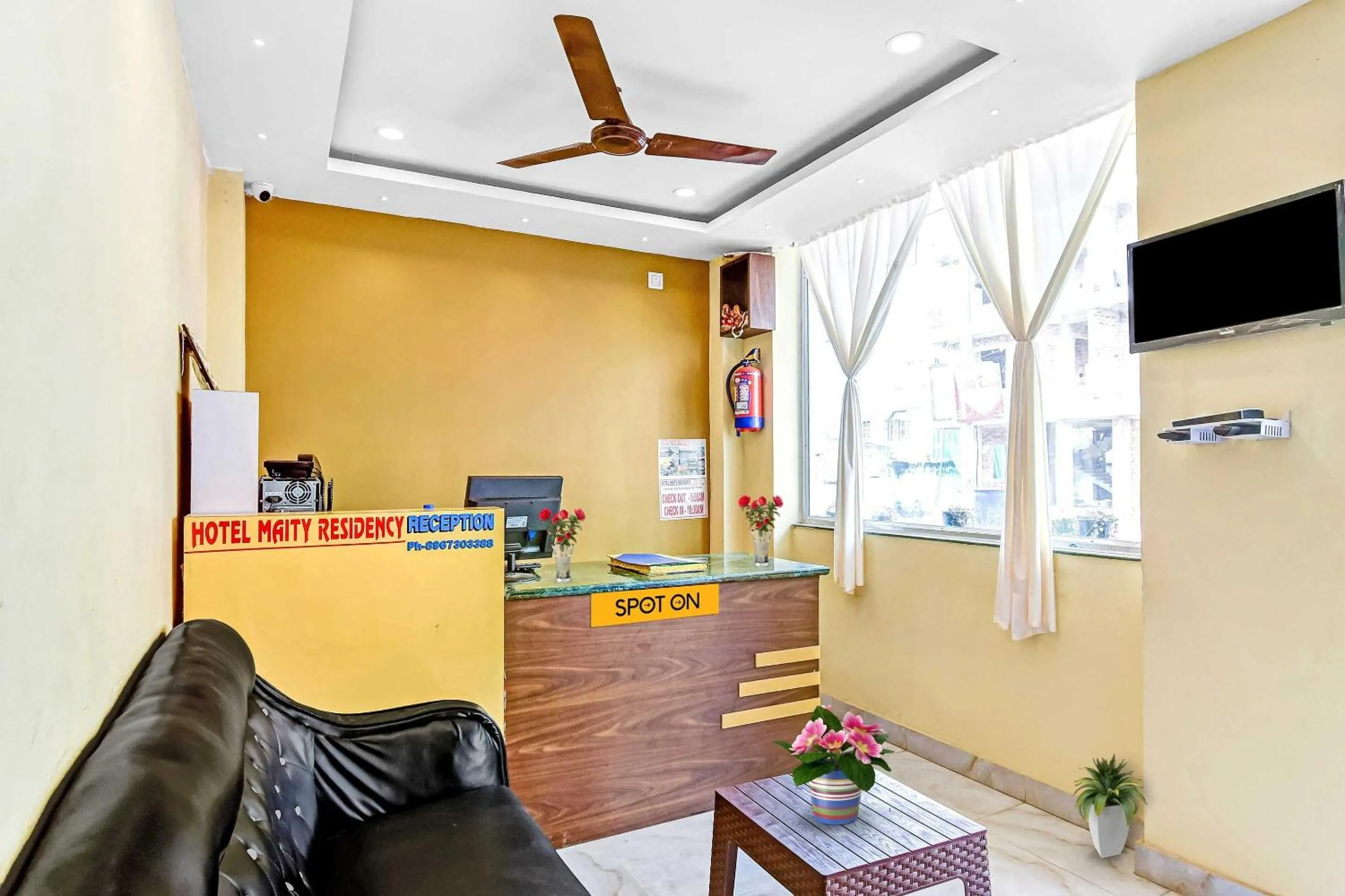 Lobby or reception in Hotel O MAITY RESIDENCY