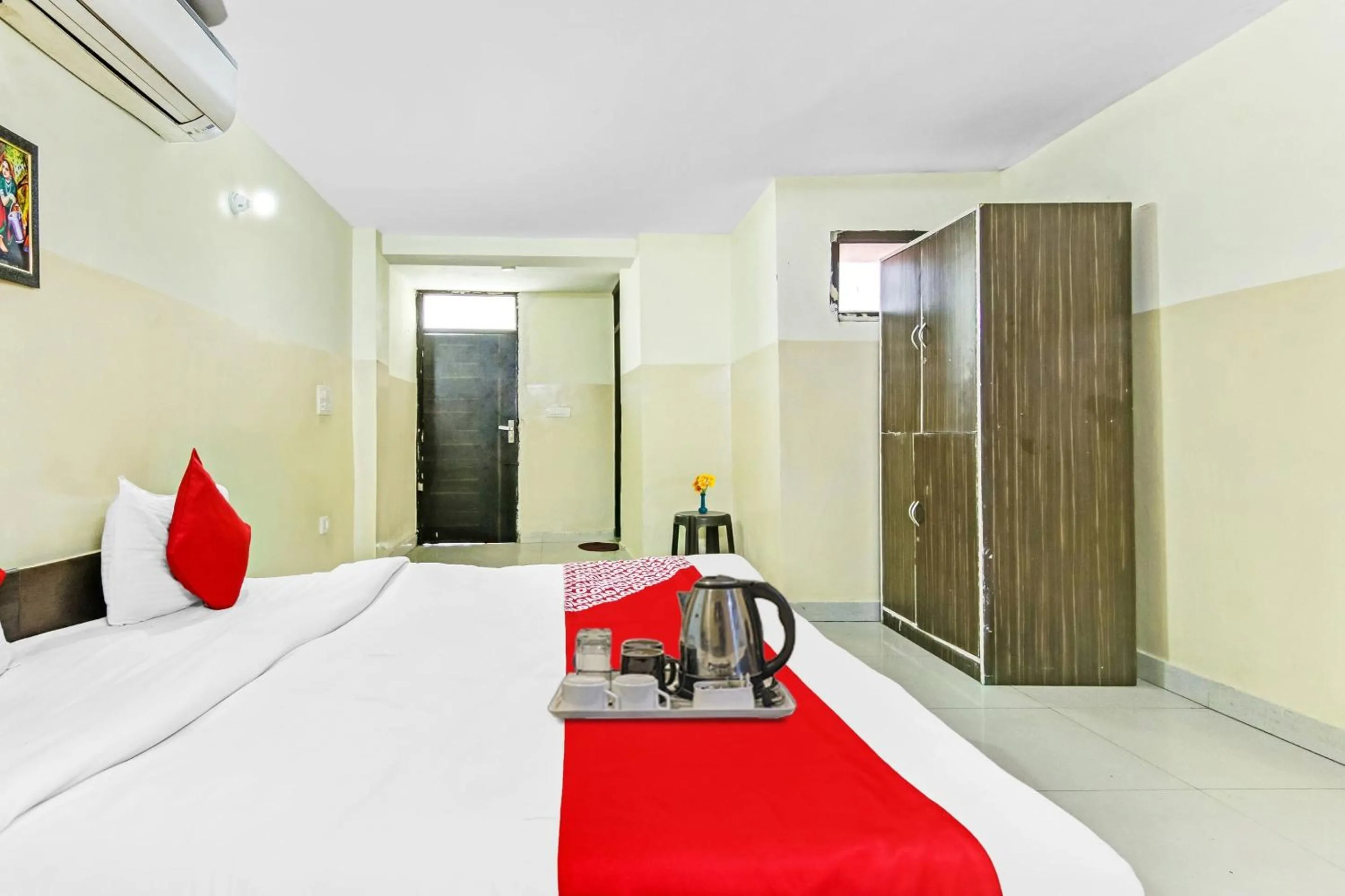 Bedroom, Bed in Super Hotel O Royal Green