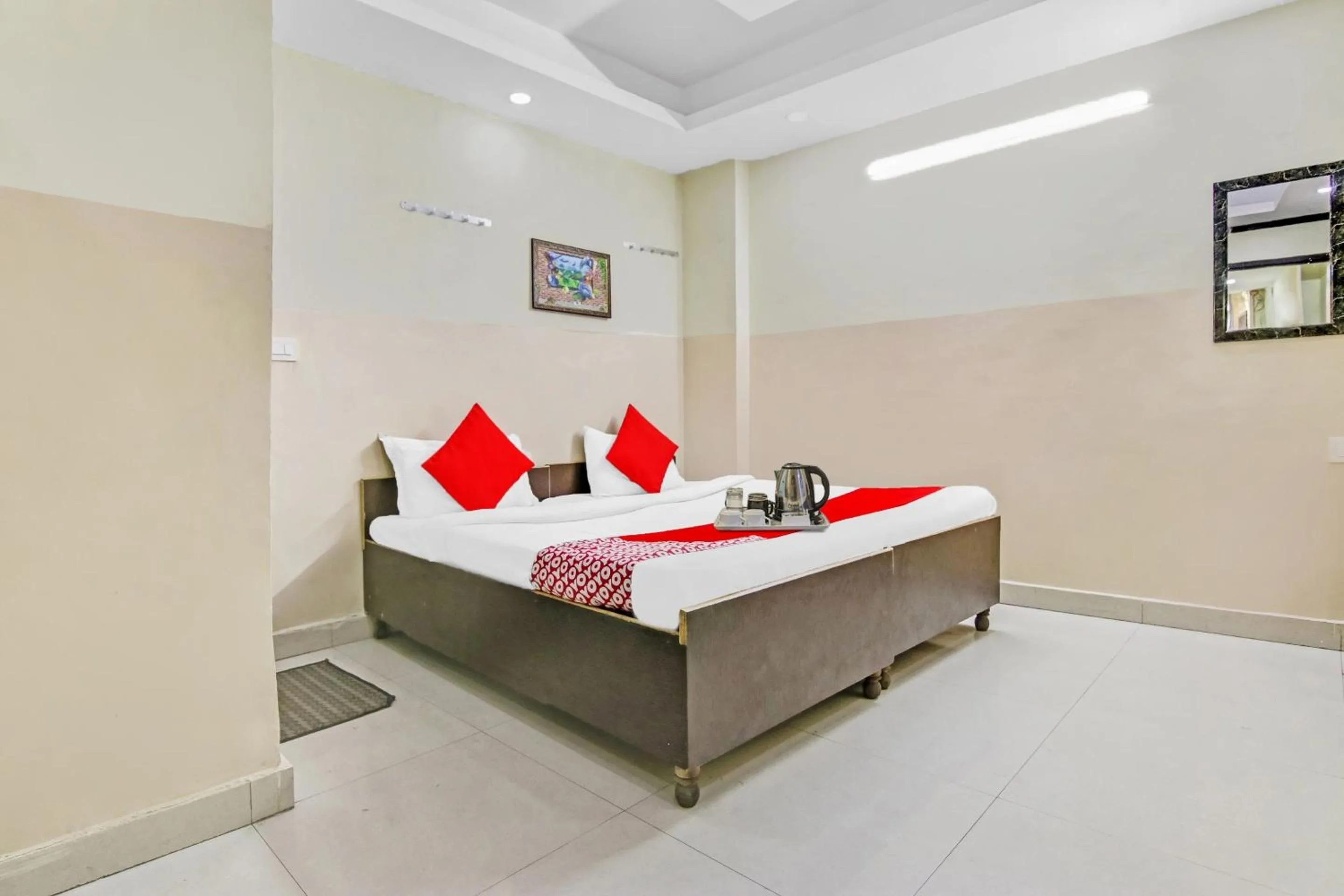 Bedroom, Bed in Super Hotel O Royal Green