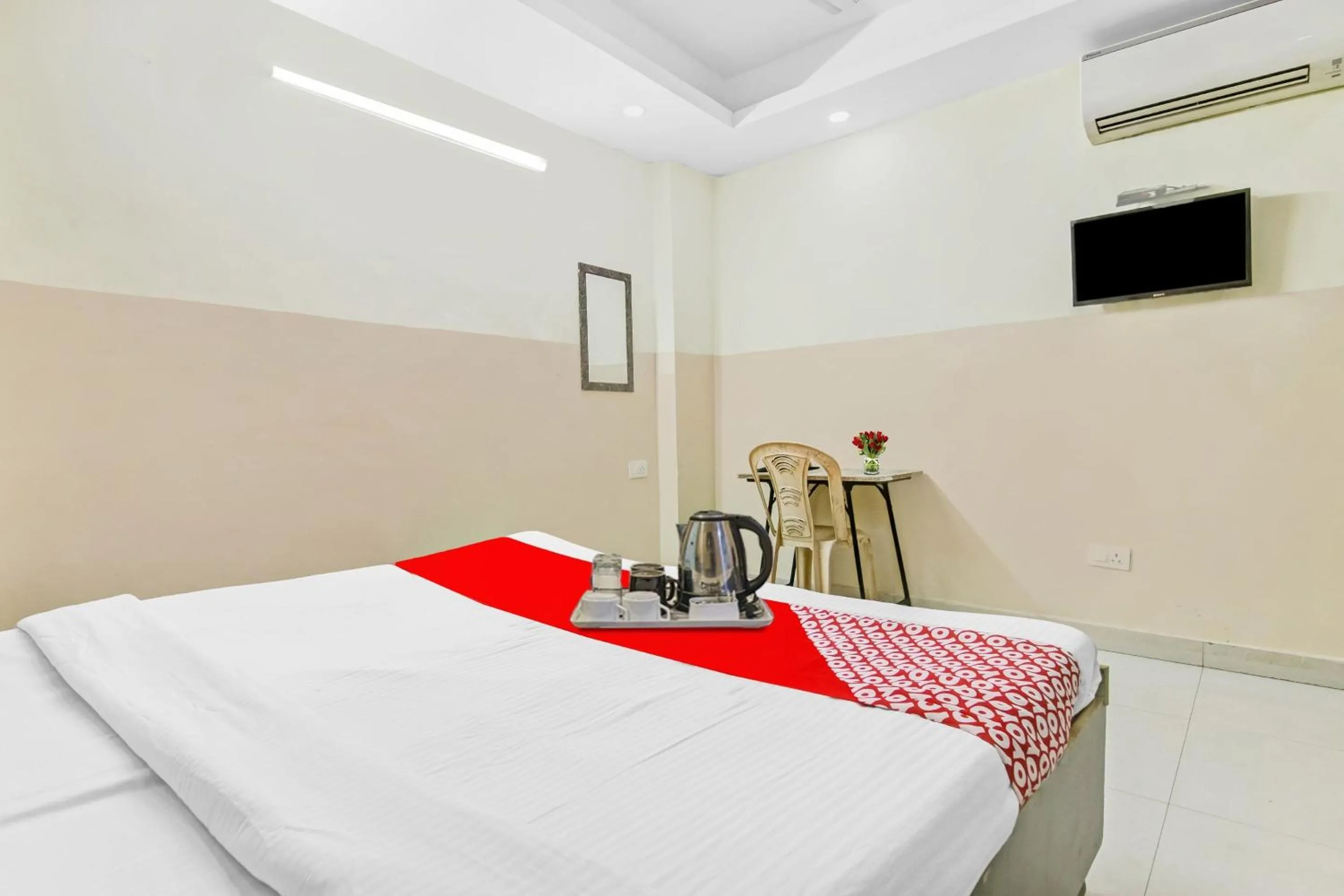 Bedroom, Bed in Super Hotel O Royal Green