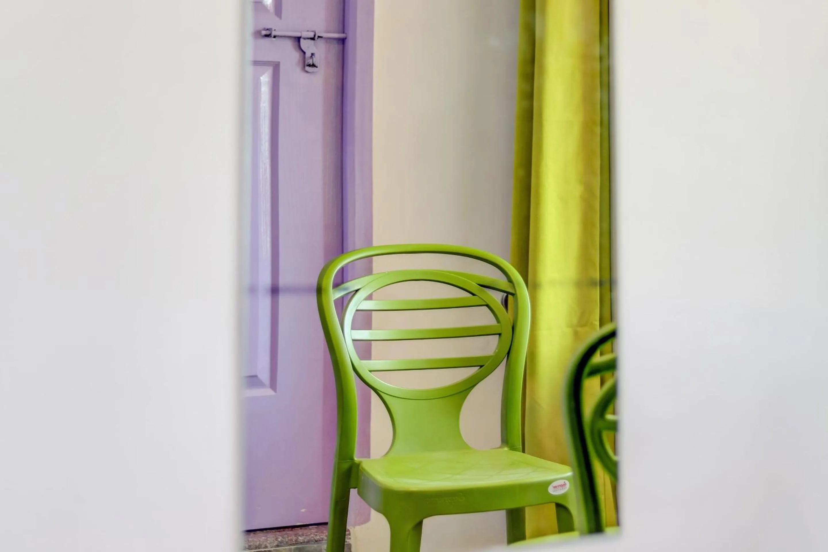 Lobby or reception in Capital O Elite Stay Jp Nagar Near SRI SATHYA GANAPATHI SHIRDI SAIBABA Temple