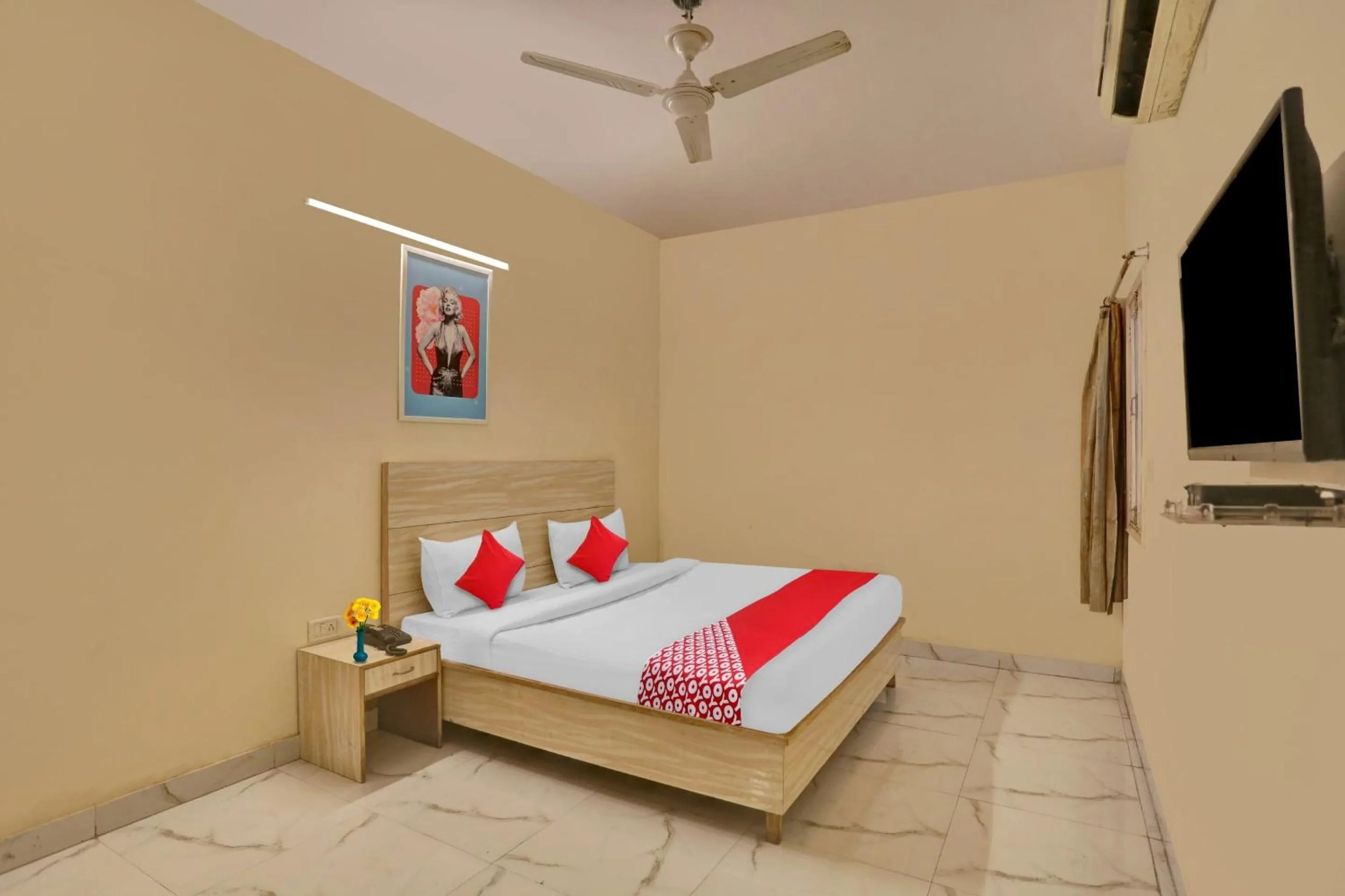 Bedroom, Bed in Hotel O Raas Near Hira Sweet