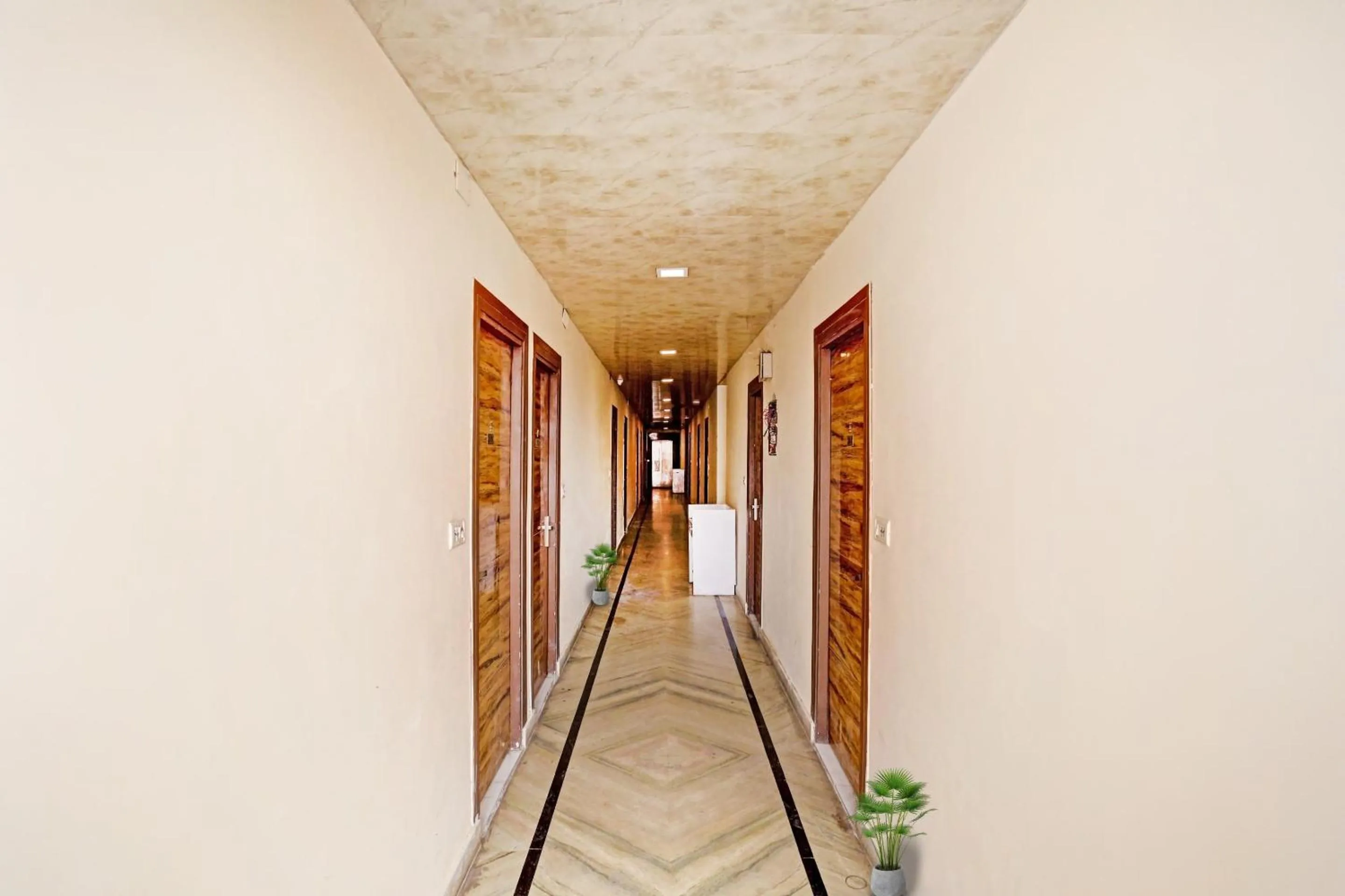 Lobby or reception in Hotel O Raas Near Hira Sweet