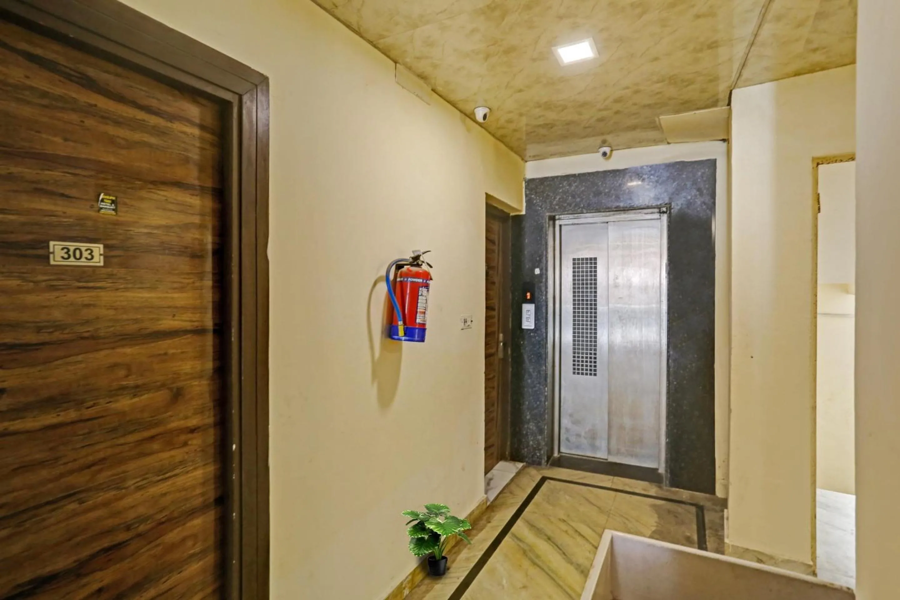 Bathroom in Hotel O Raas Near Hira Sweet