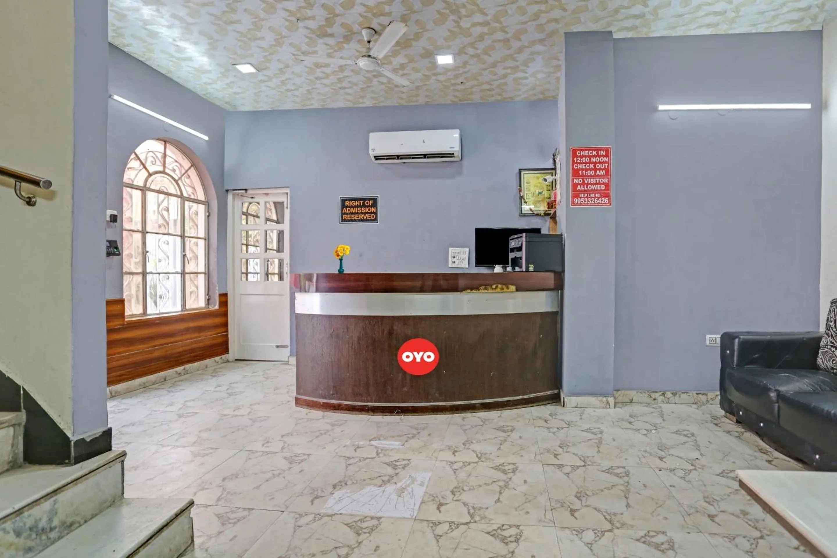 Lobby or reception in Hotel O Raas Near Hira Sweet