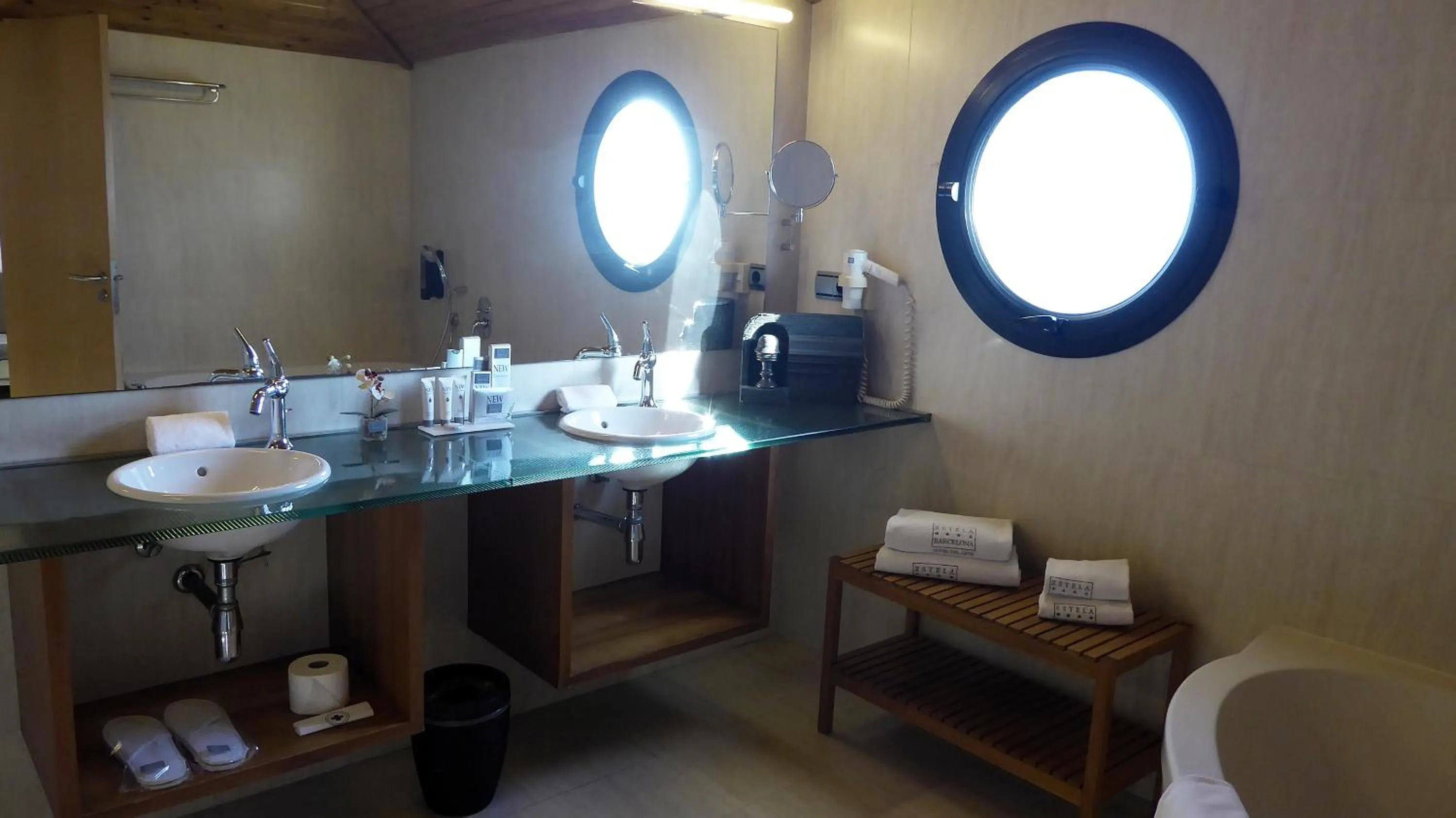 Bathroom in Estela Barcelona