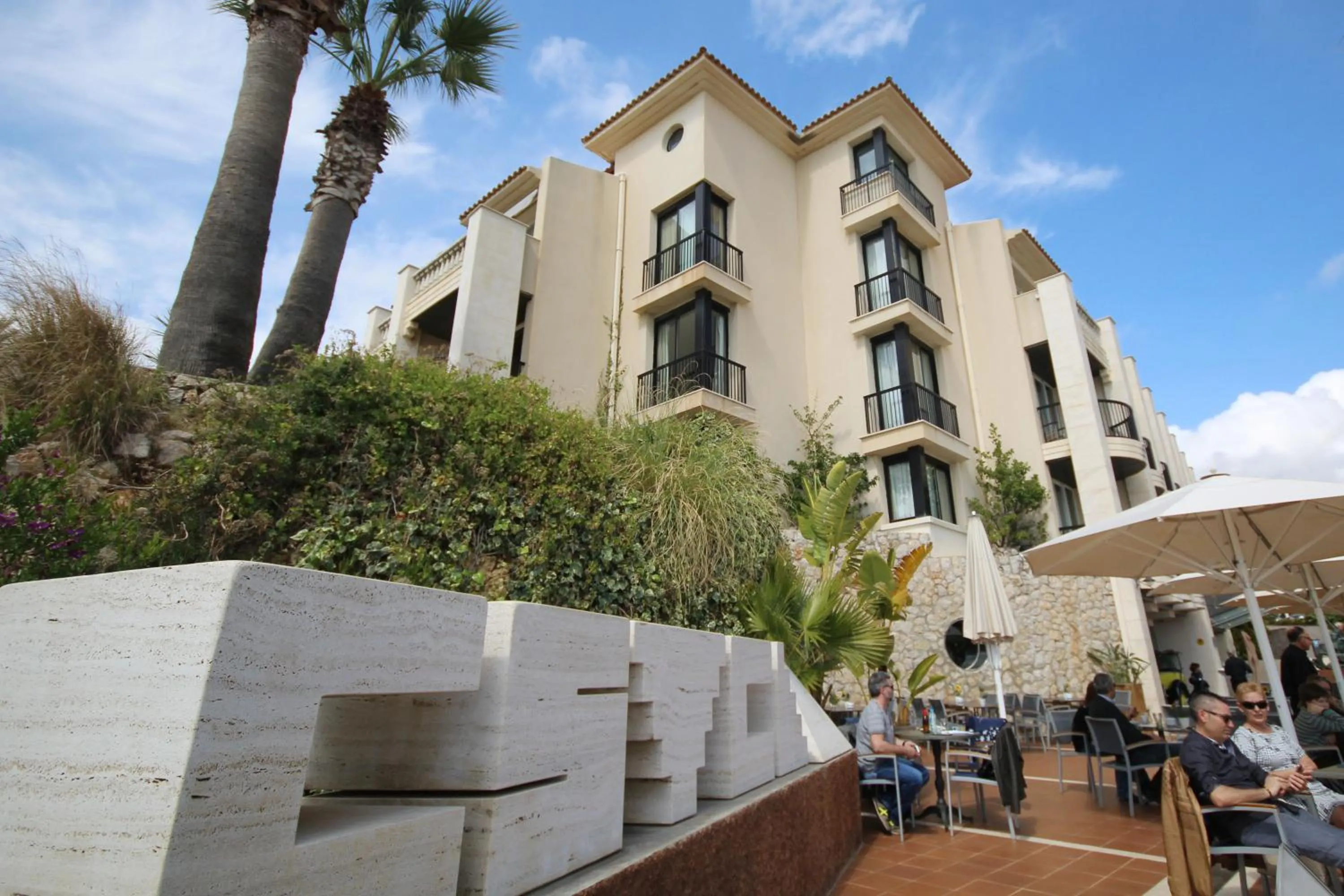 Property building in Estela Barcelona