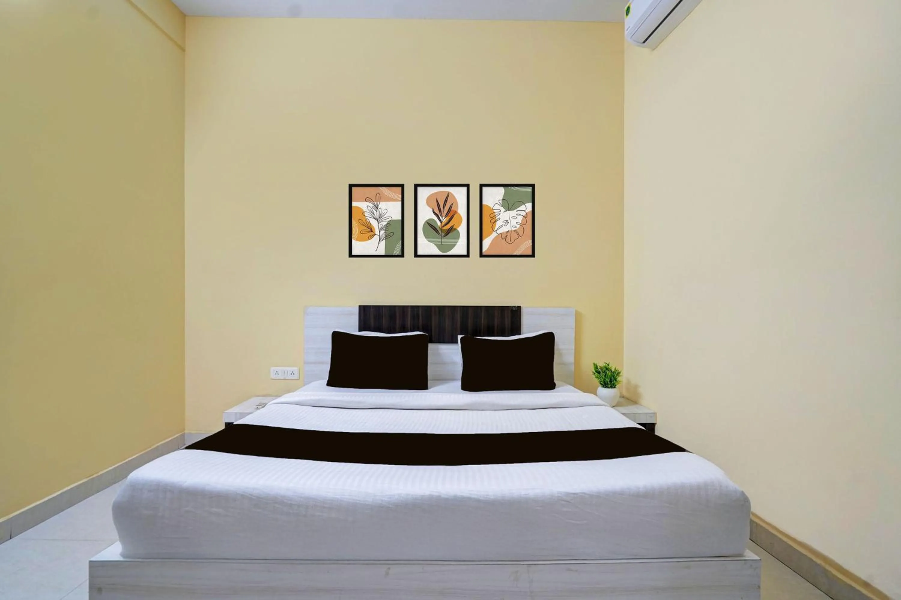 Bedroom, Bed in Hote O IIIT Square Bhubaneswar Formerly Sri Krishna Palace