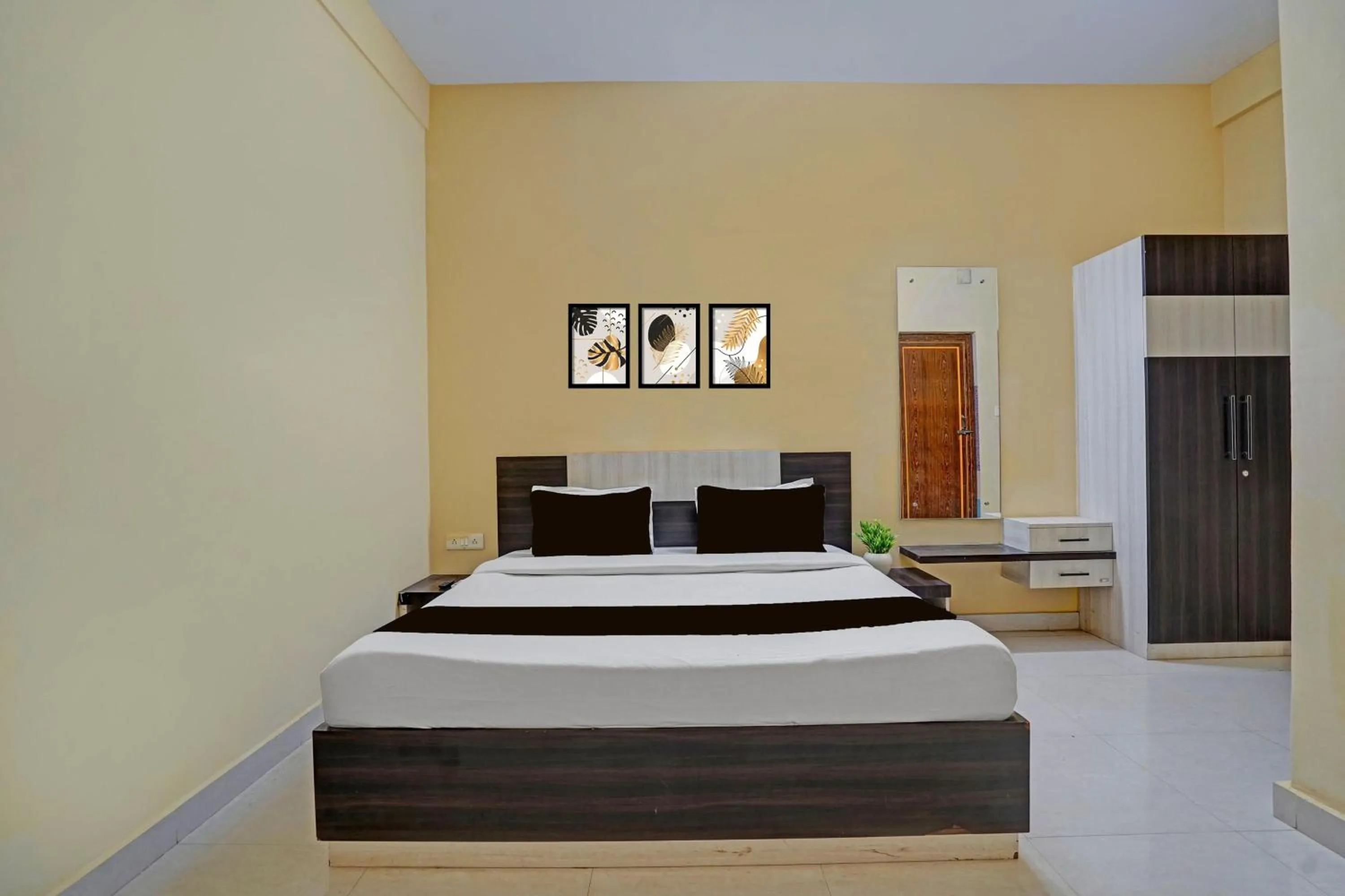 Bedroom, Bed in Hote O IIIT Square Bhubaneswar Formerly Sri Krishna Palace