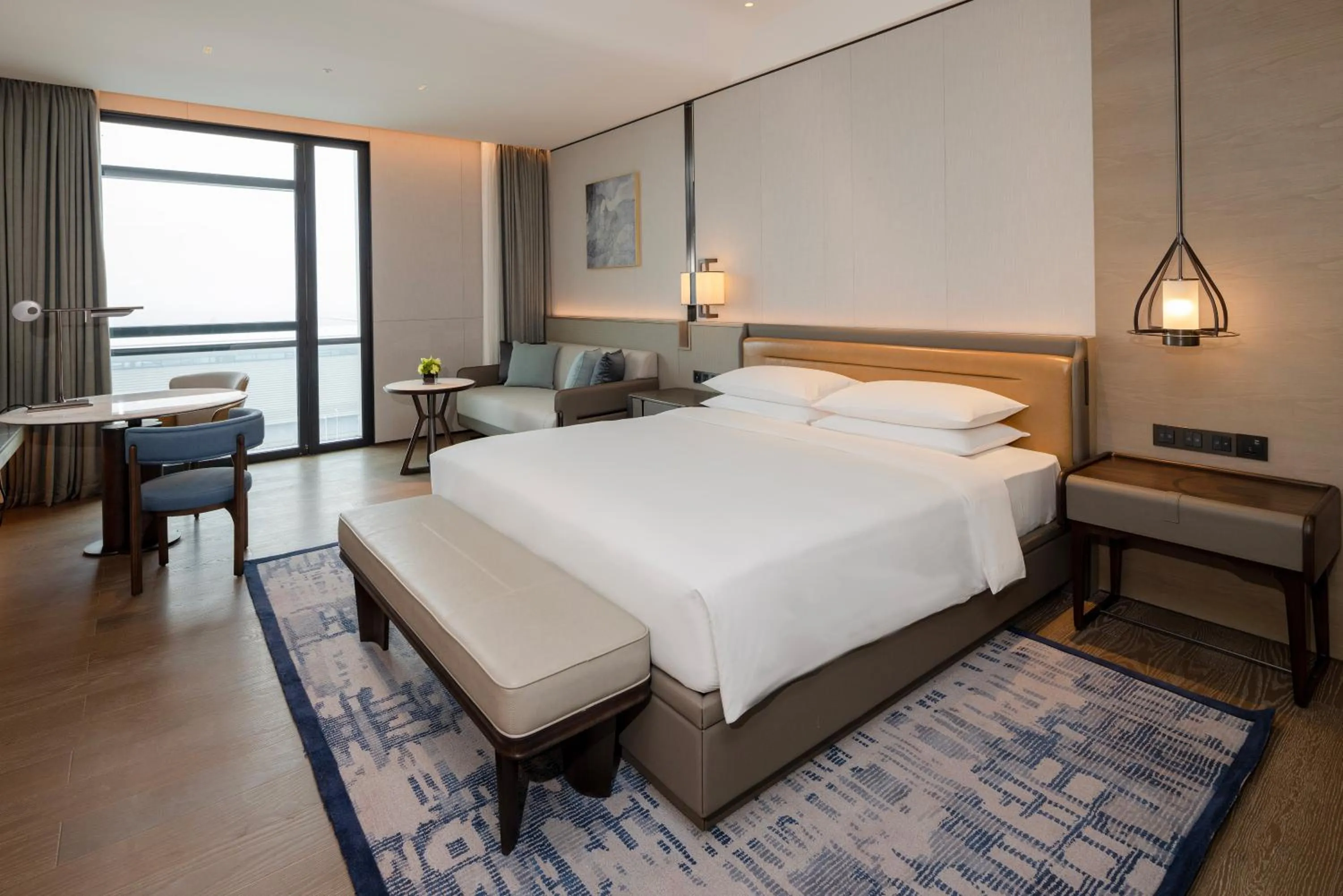 Bed in Hyatt Regency Hangzhou International Airport