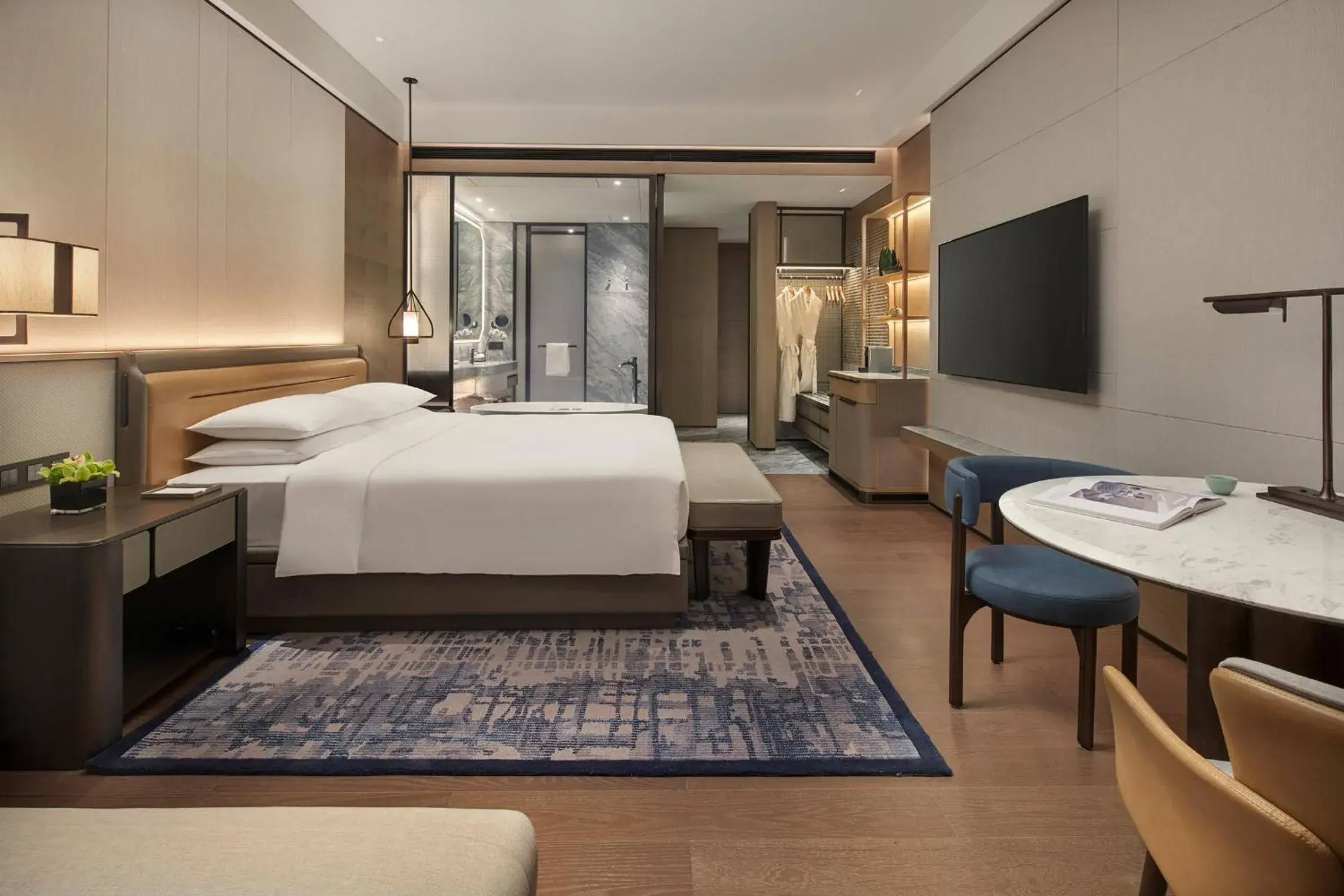 King Room in Hyatt Regency Hangzhou International Airport King Room in Hyatt Regency Hangzhou International Airport