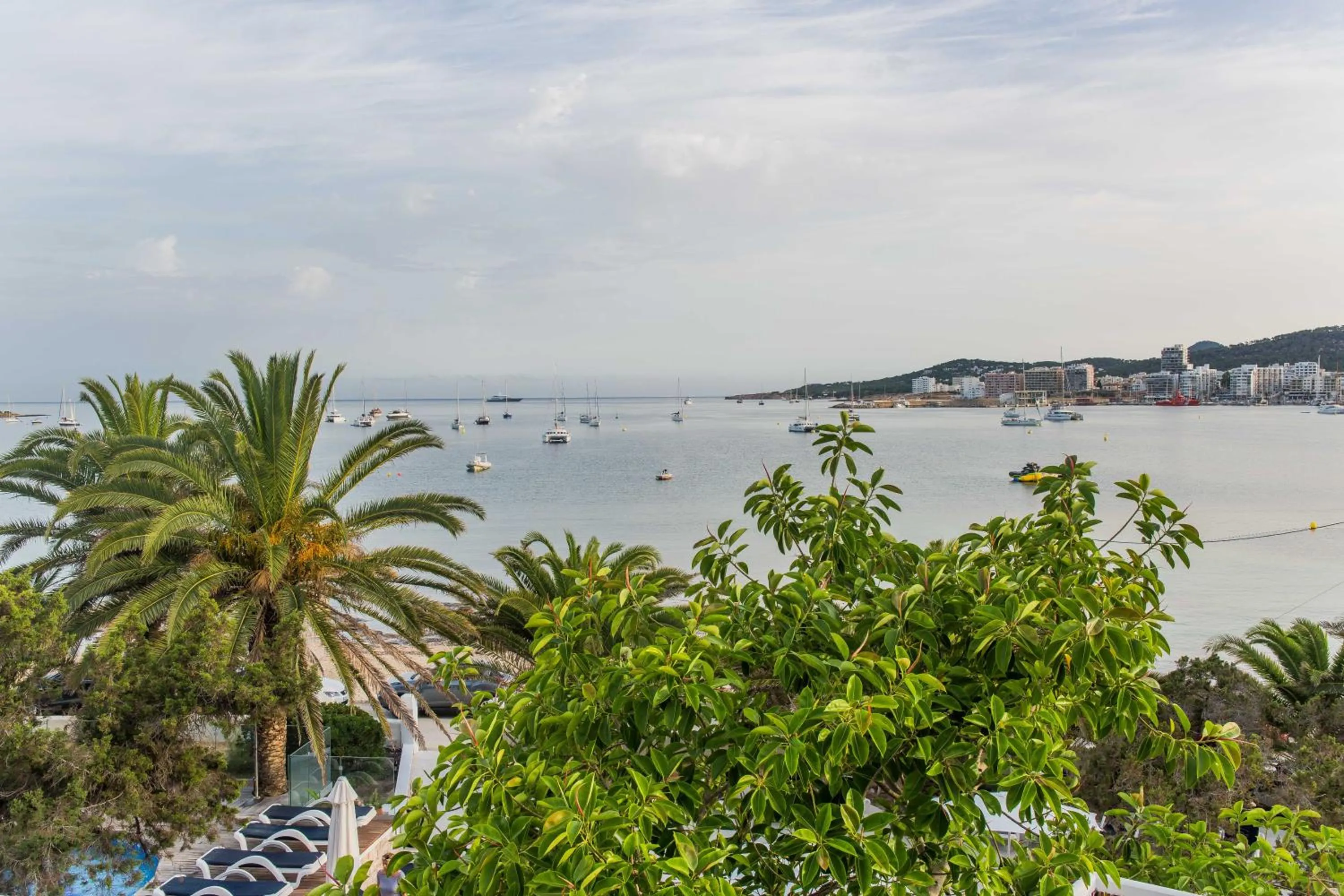 Day in Hotel Tagomago