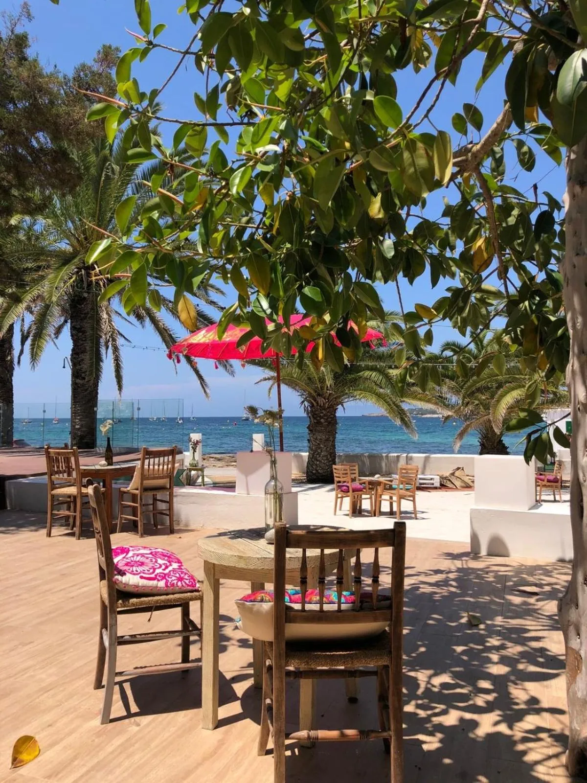 Restaurant/places to eat in Hotel Tagomago