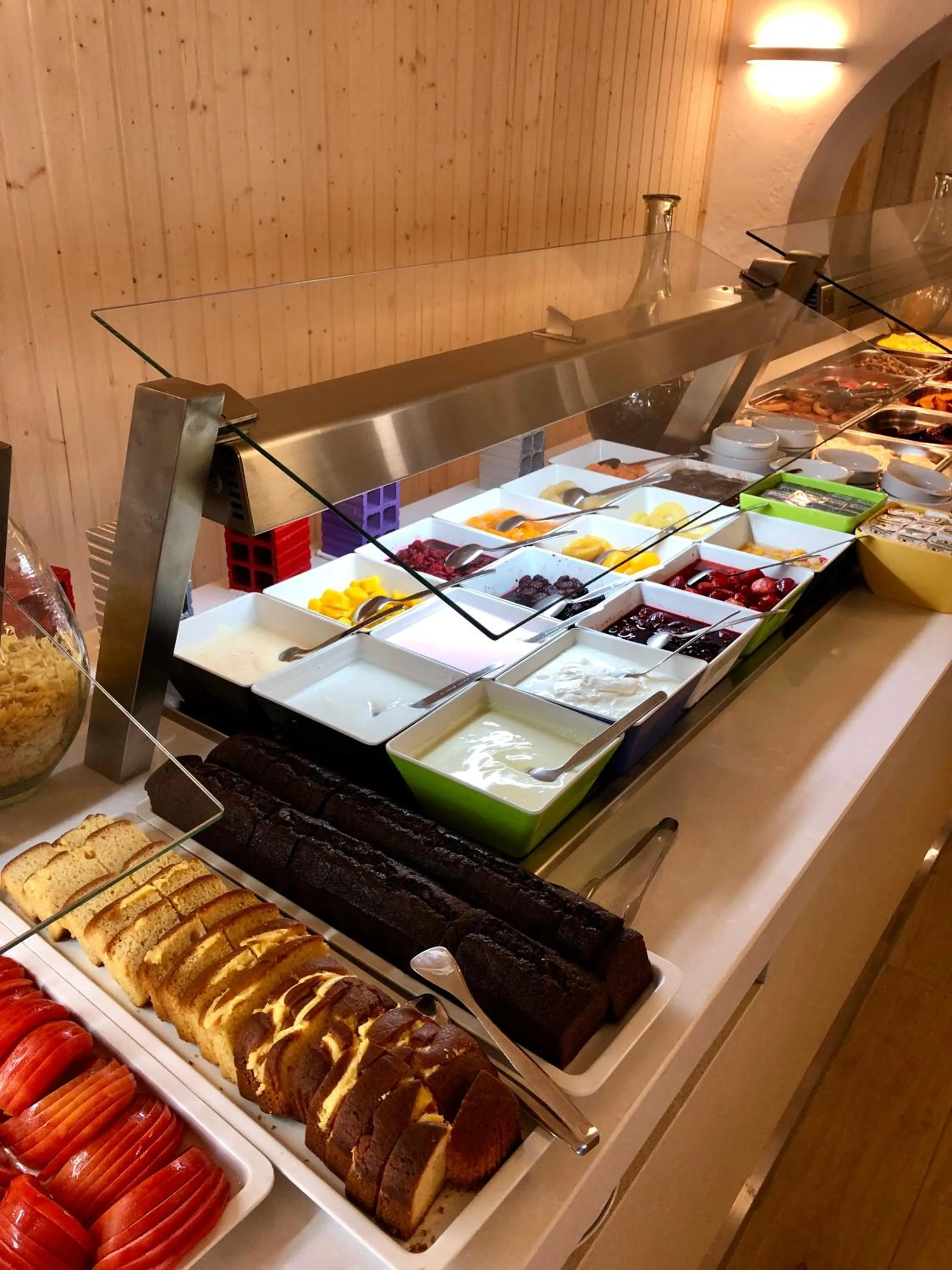 Restaurant/places to eat in Hotel Tagomago