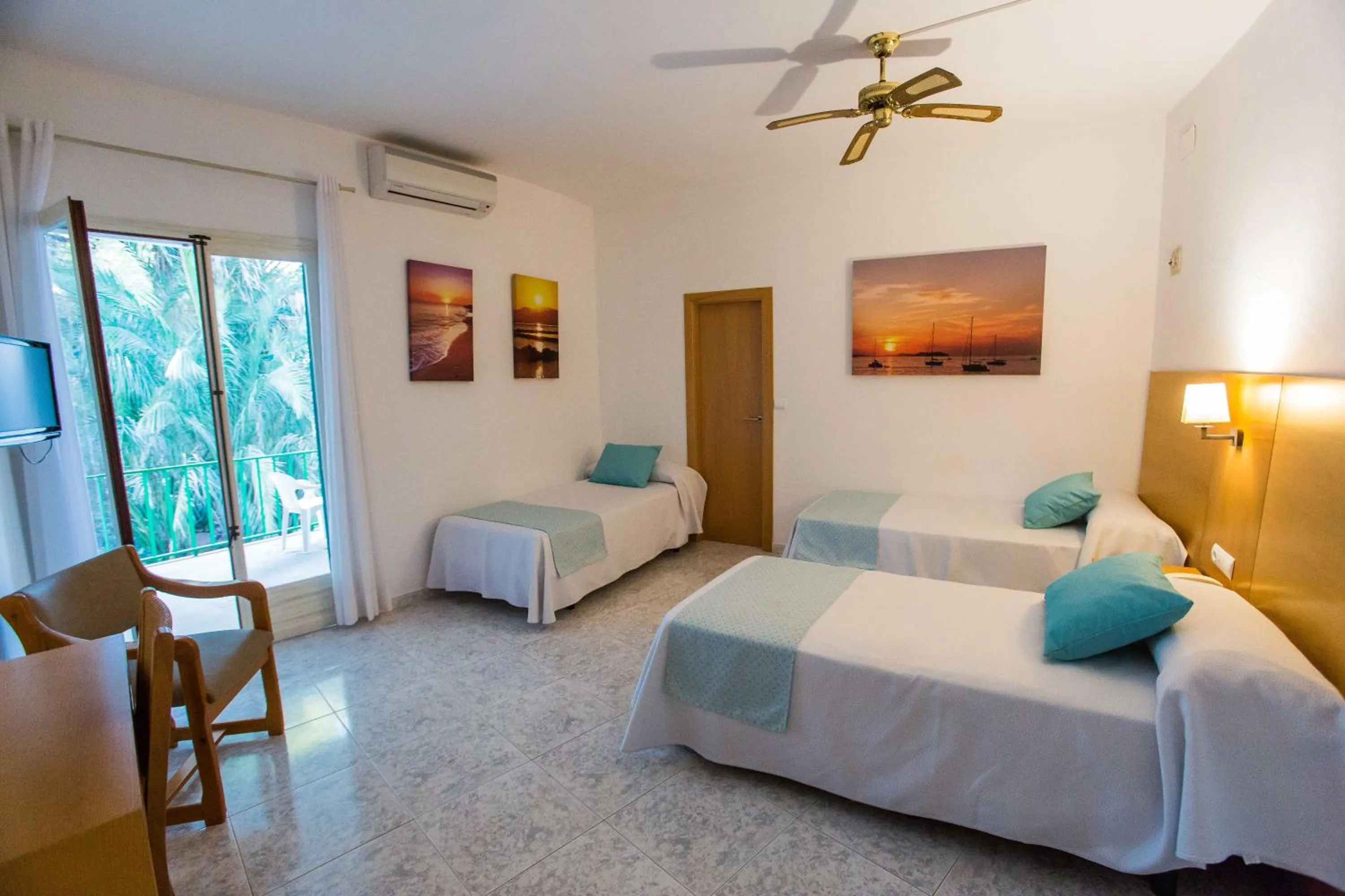 Bed in Hotel Tagomago