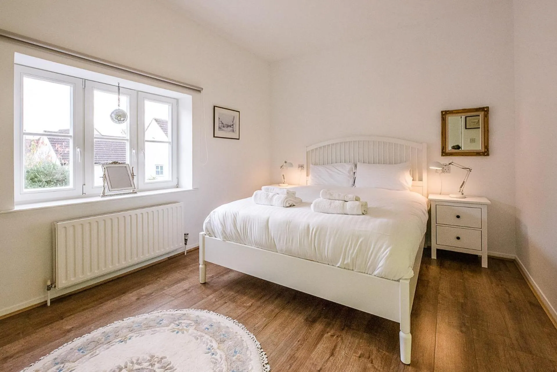 Bed in 4 Ropers Court, Lavenham