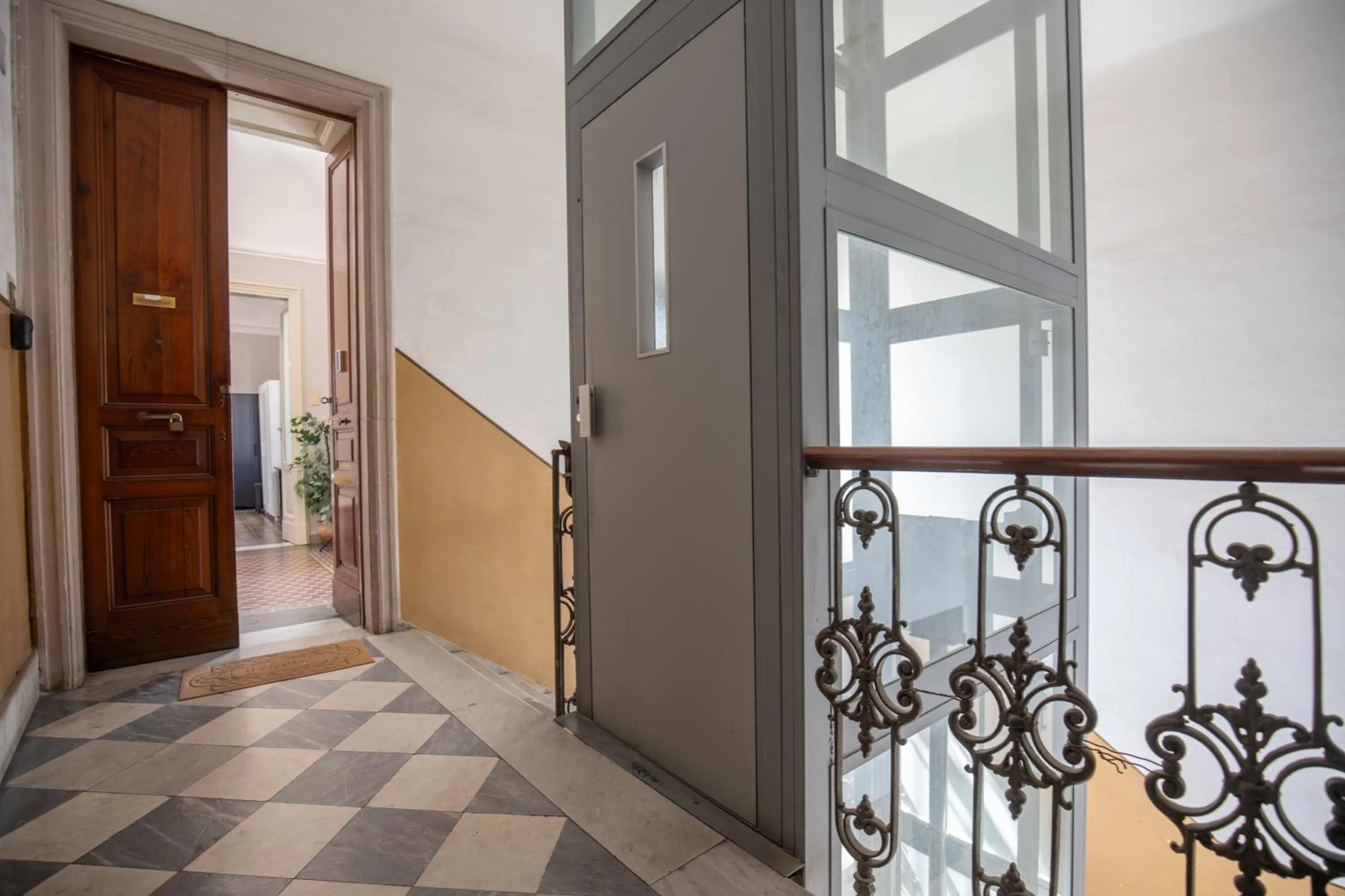 Tra l'Etna e il mare via Oberdan