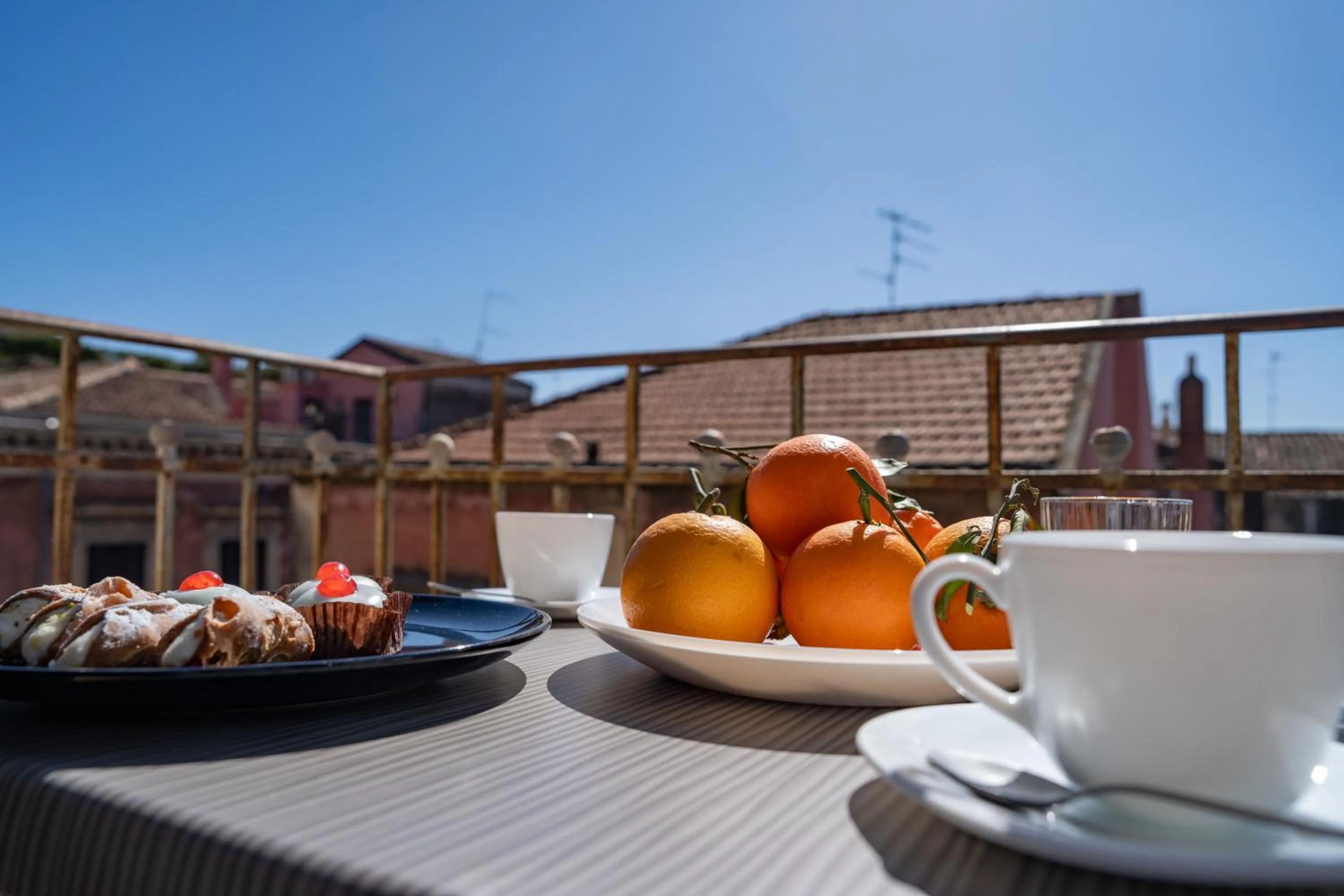 Tra l'Etna e il mare via Oberdan