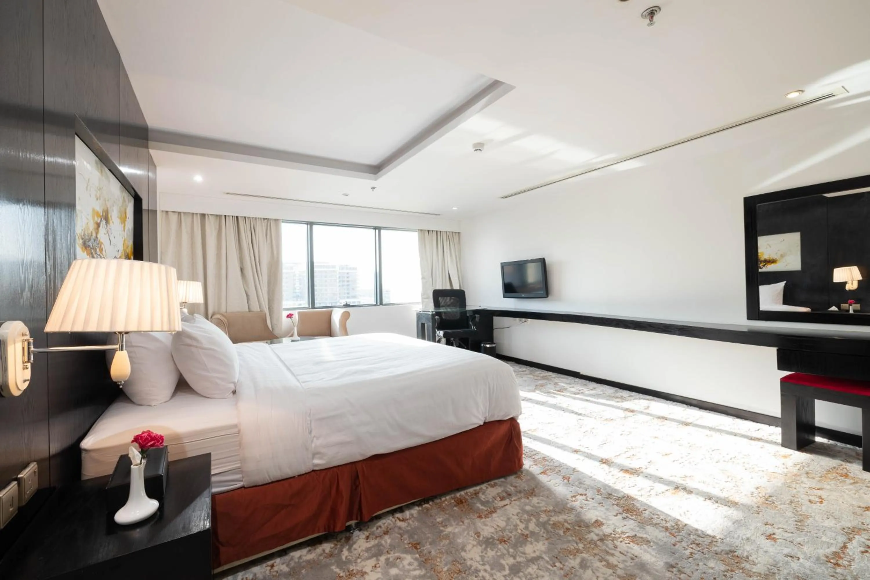 Bedroom, Bed in Mira Business Hotel