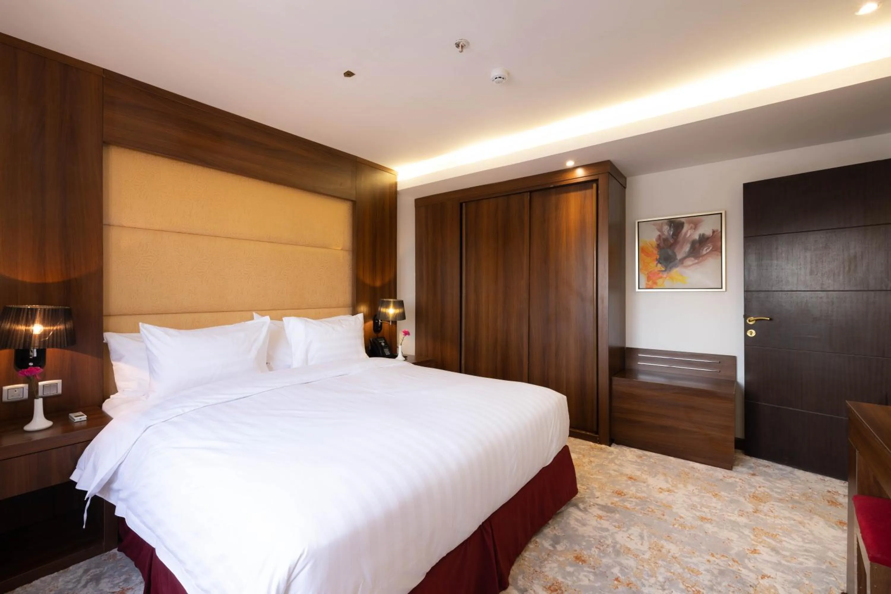 Bedroom, Bed in Mira Business Hotel