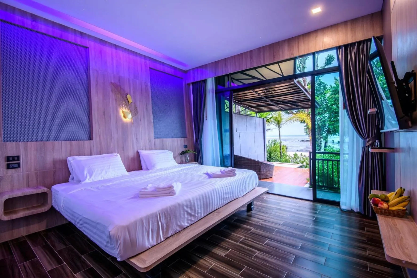 Bed in Mangrovebay Krabi Beachfront Pool Villa