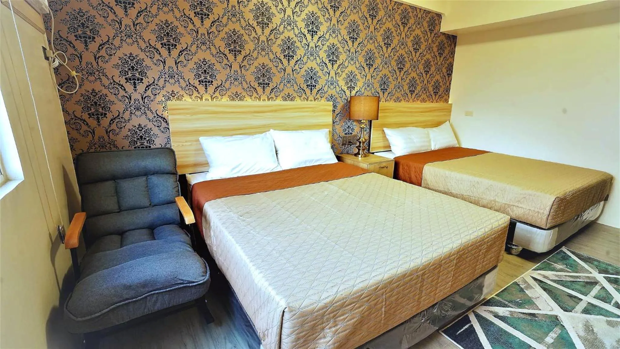 Relaxing Studio five in Bacolod across Ayala Mall