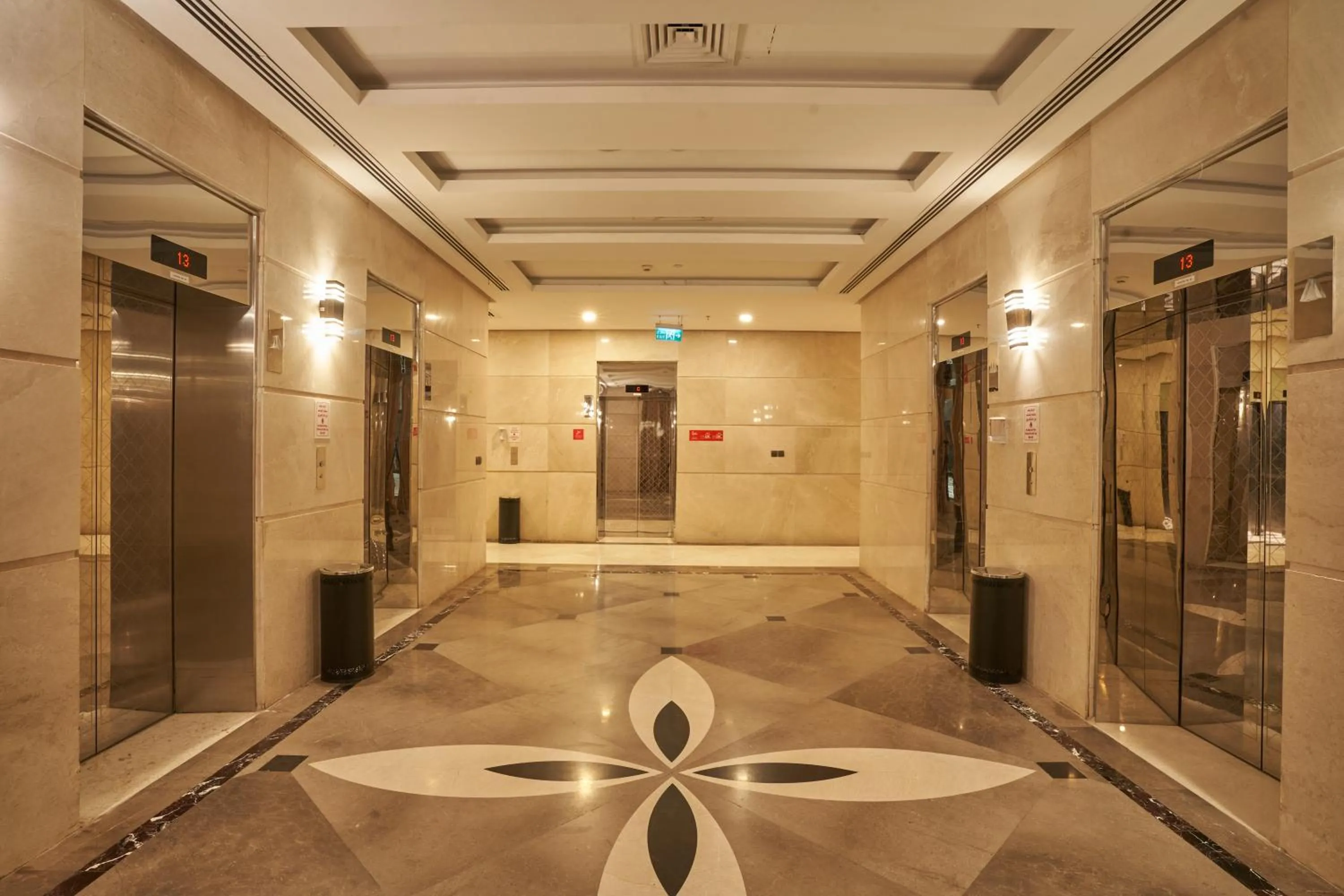 Lobby or reception in Al Hidayah Towers Hotel