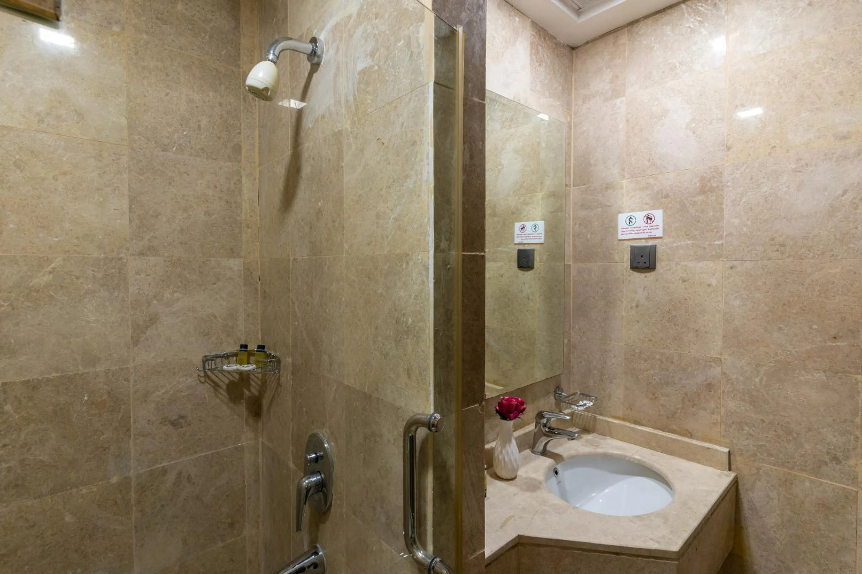 Bathroom in Al Hidayah Towers Hotel