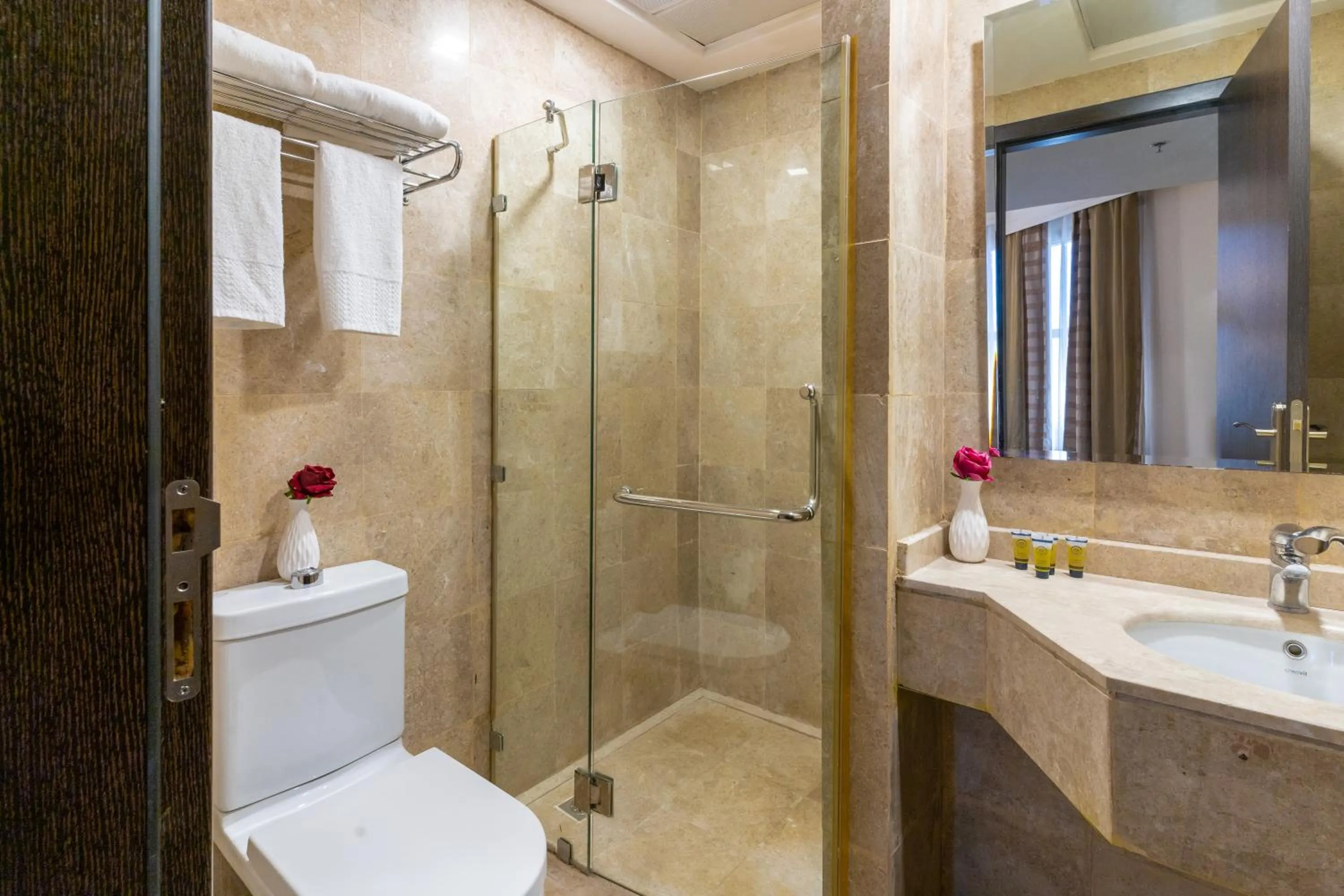 Bathroom in Al Hidayah Towers Hotel