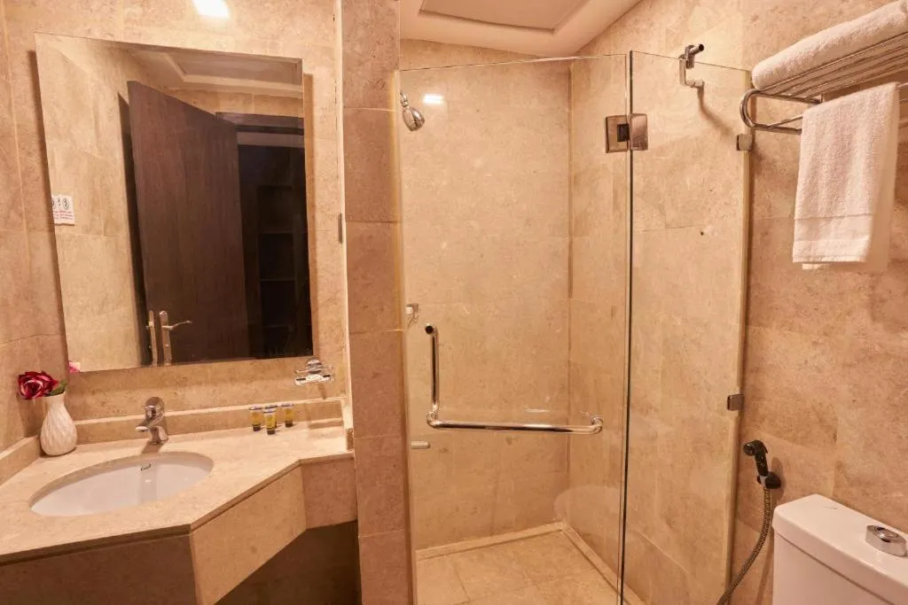 Toilet in Al Hidayah Towers Hotel