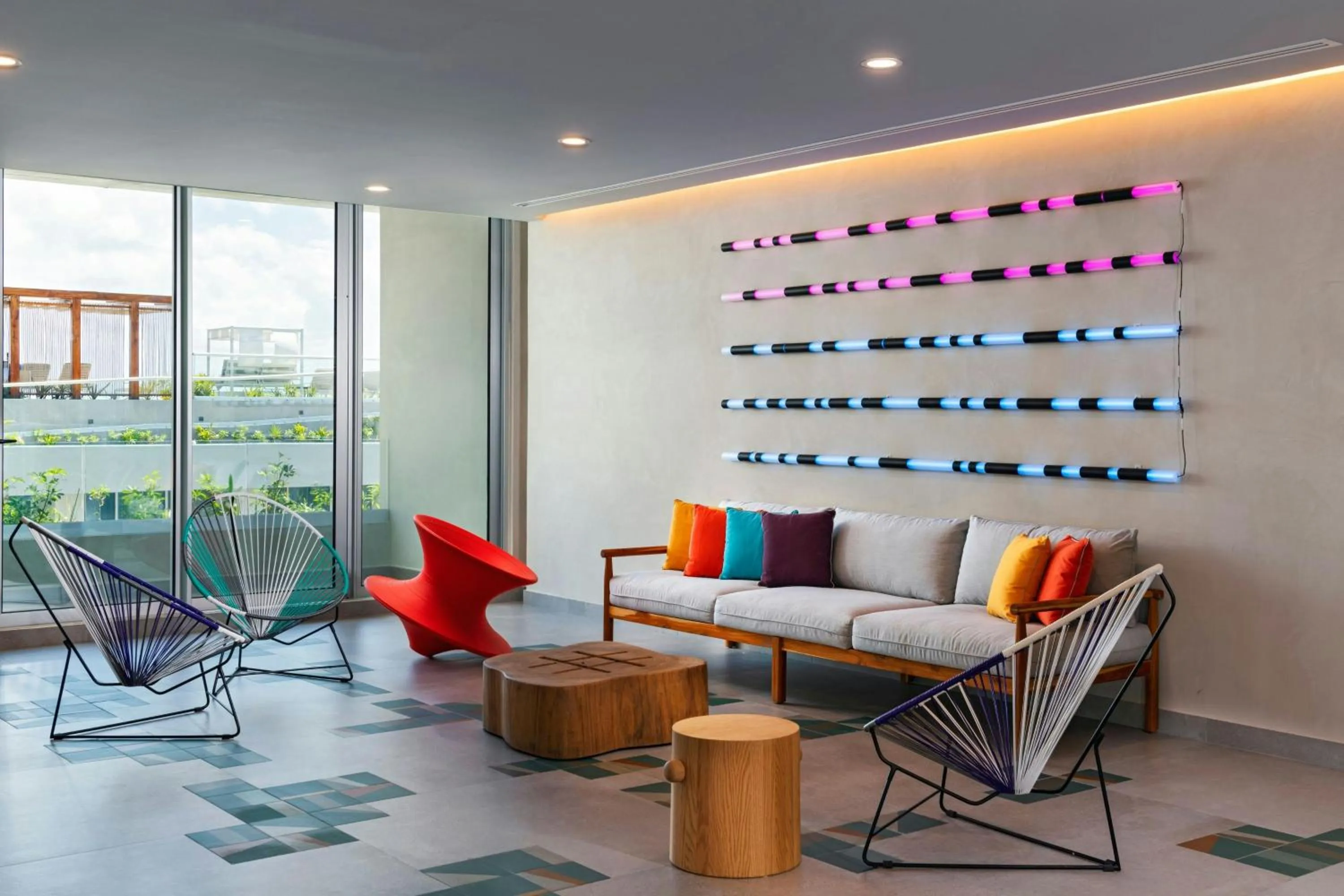 Lounge or bar in Aloft Playa del Carmen