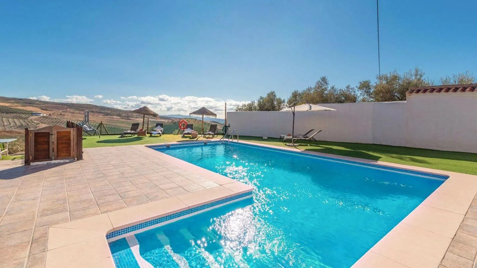 Swimming pool in Casa La Pradera Antequera by Ruralidays