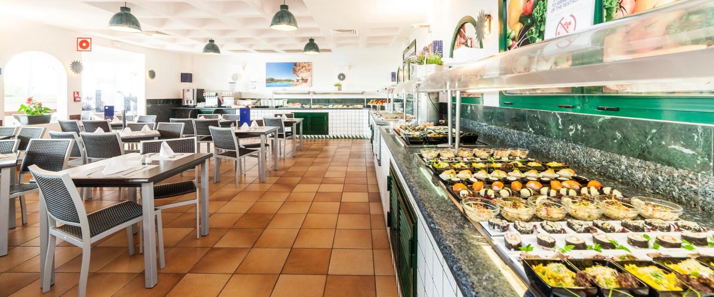 Restaurant/places to eat in Globales Binimar