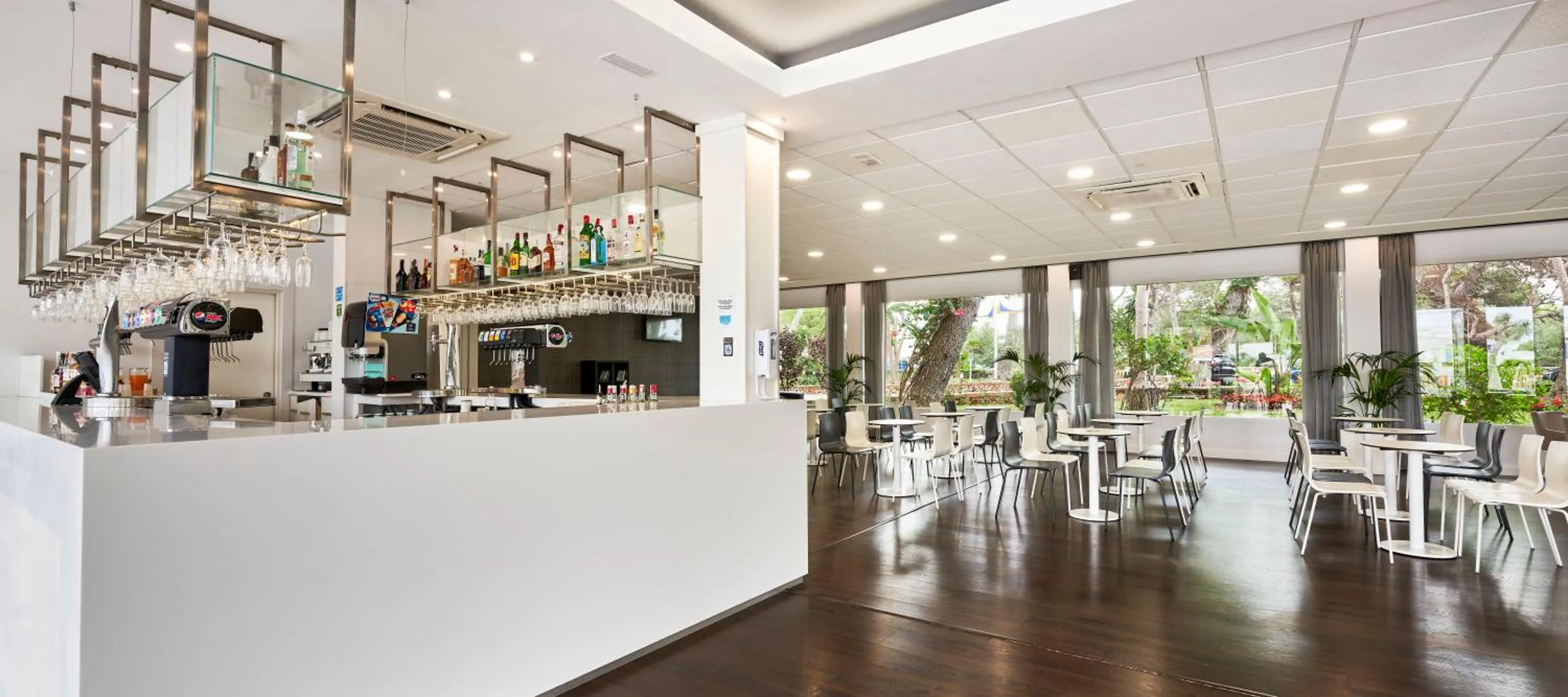 Lounge or bar in Globales Cala Blanca