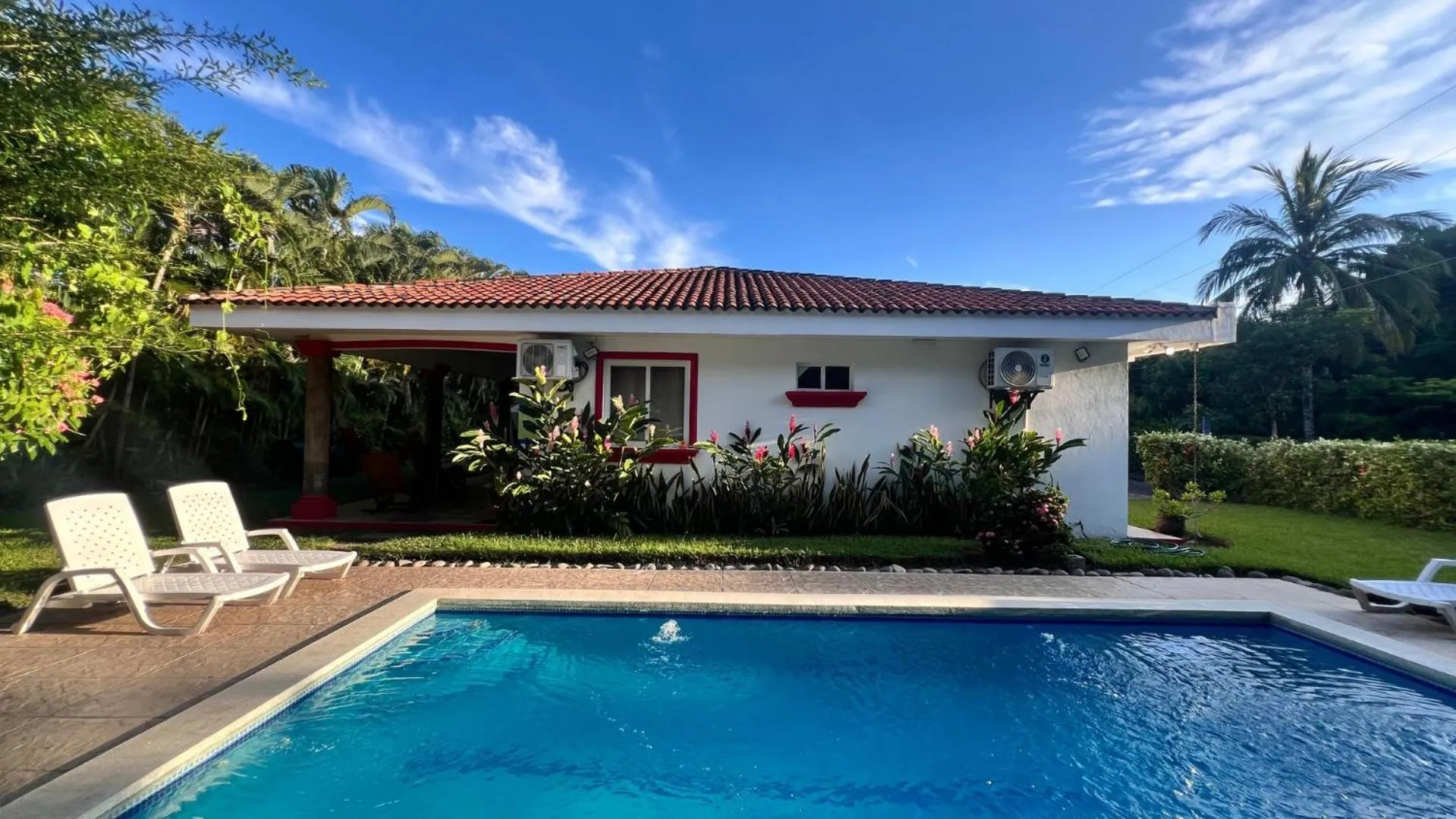 Swimming pool in Quinta Luna Mar, Residencial Las Veraneras