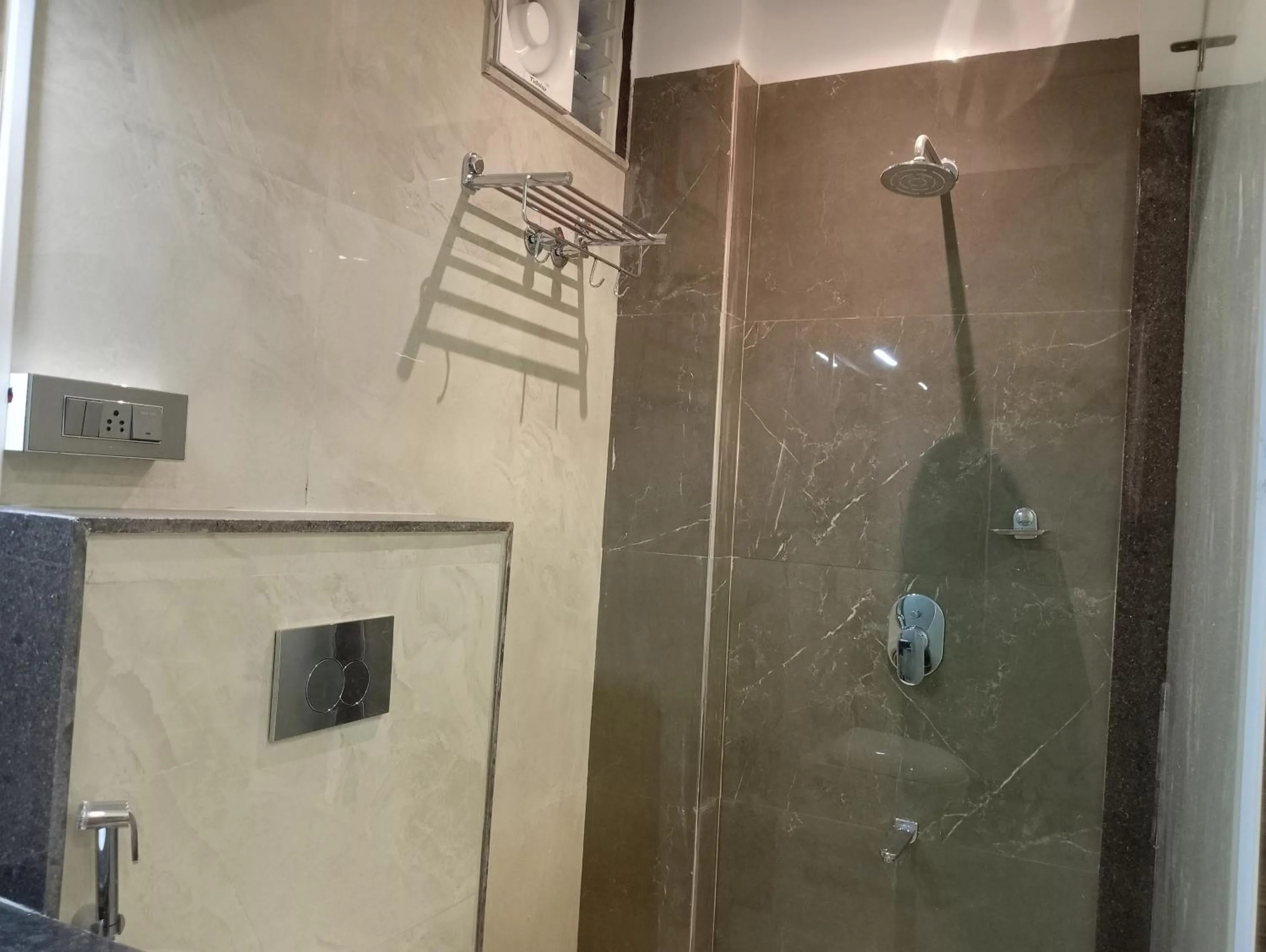 Shower in Hotel New Centro