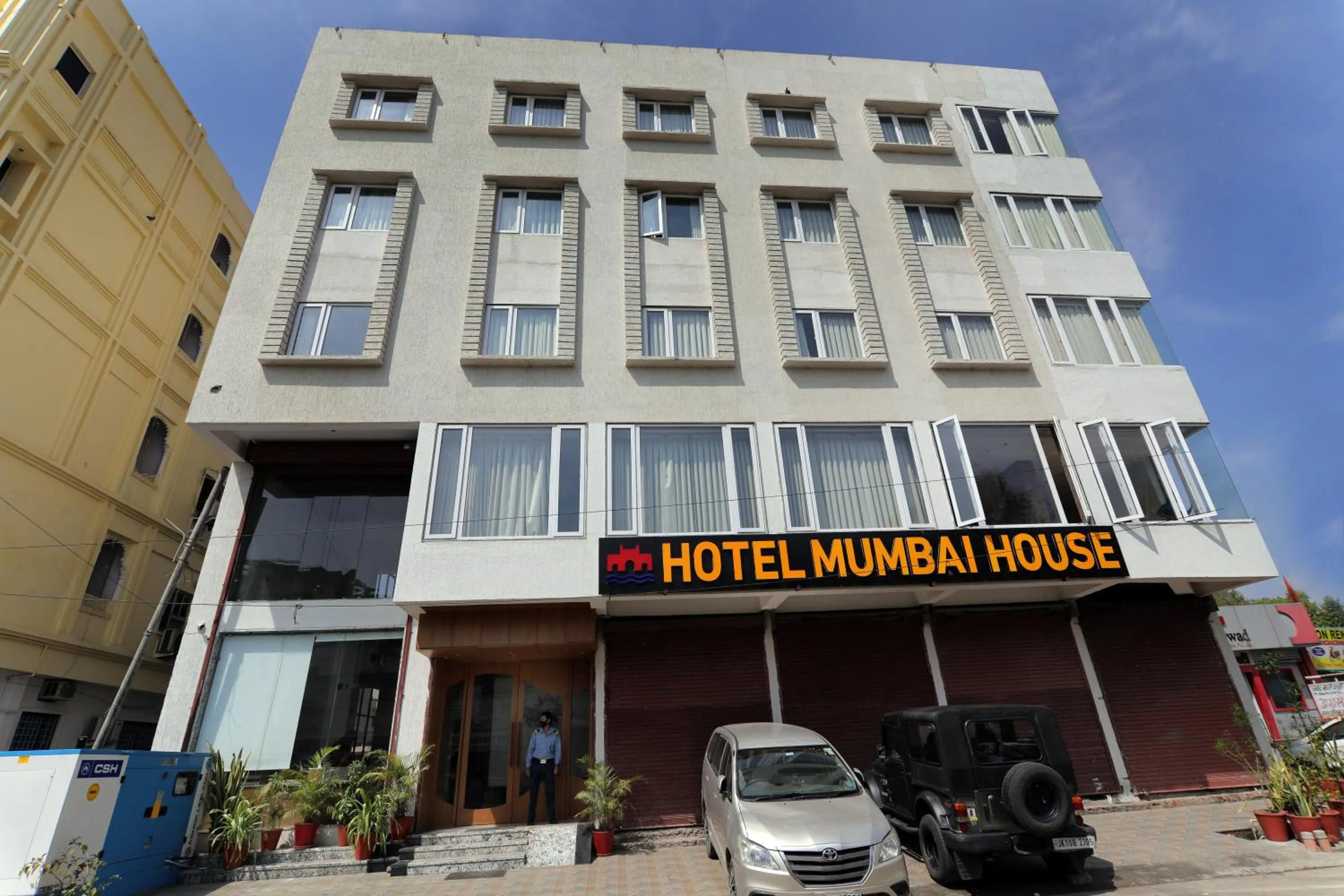 Property building in Hotel Mumbai House Express Udaipur