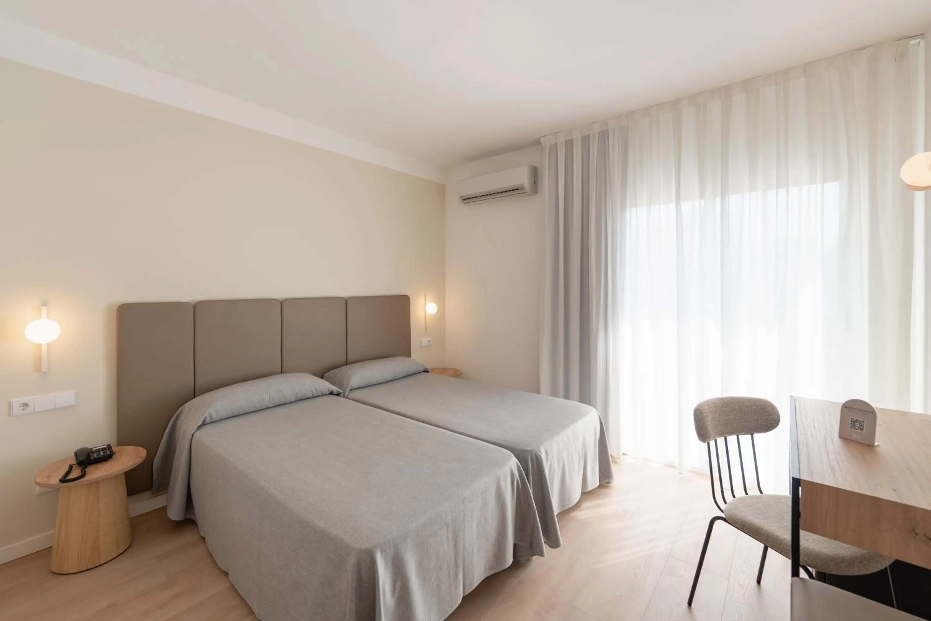 Bedroom, Bed in Hotel RH Sol