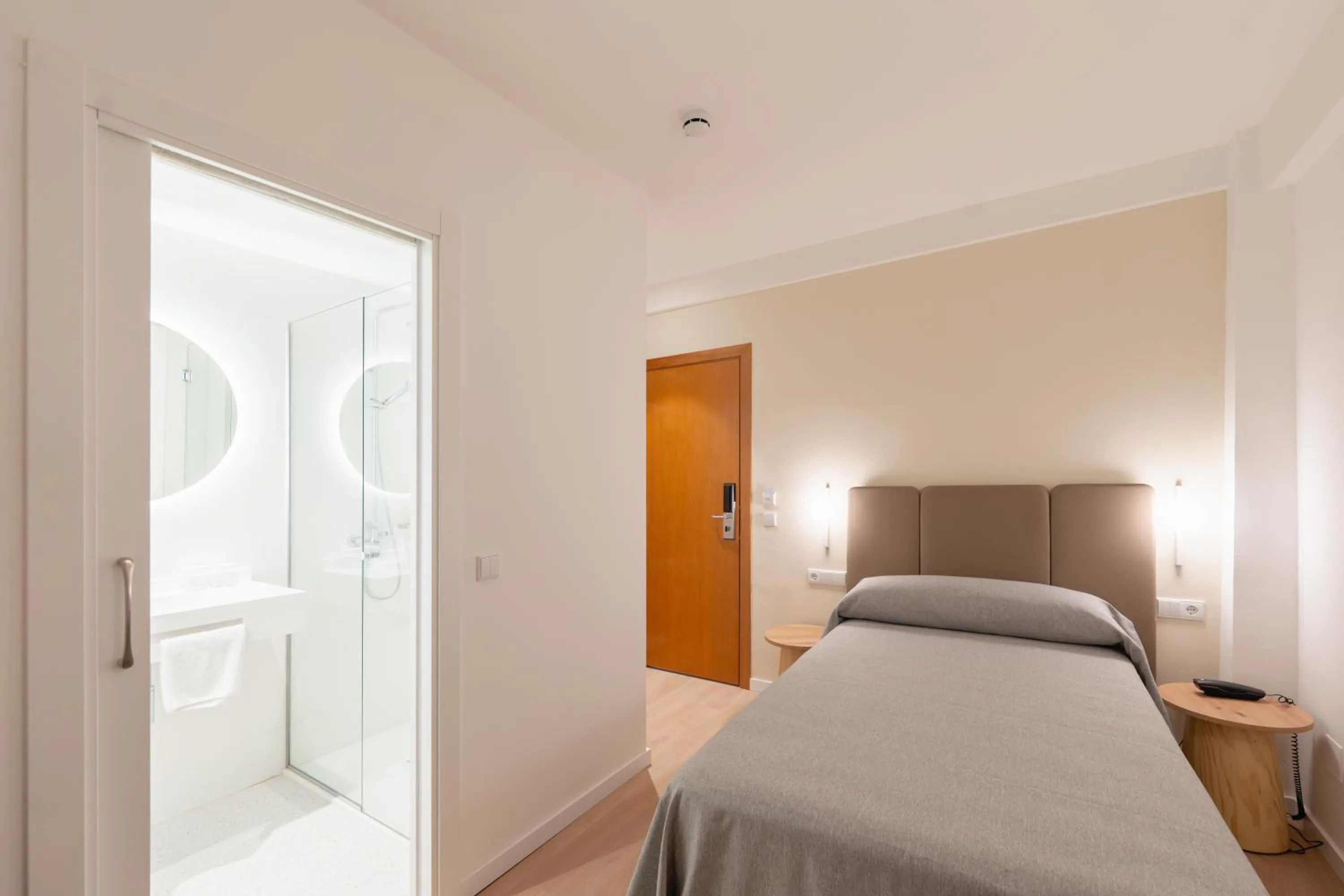 Bedroom, Bed in Hotel RH Sol