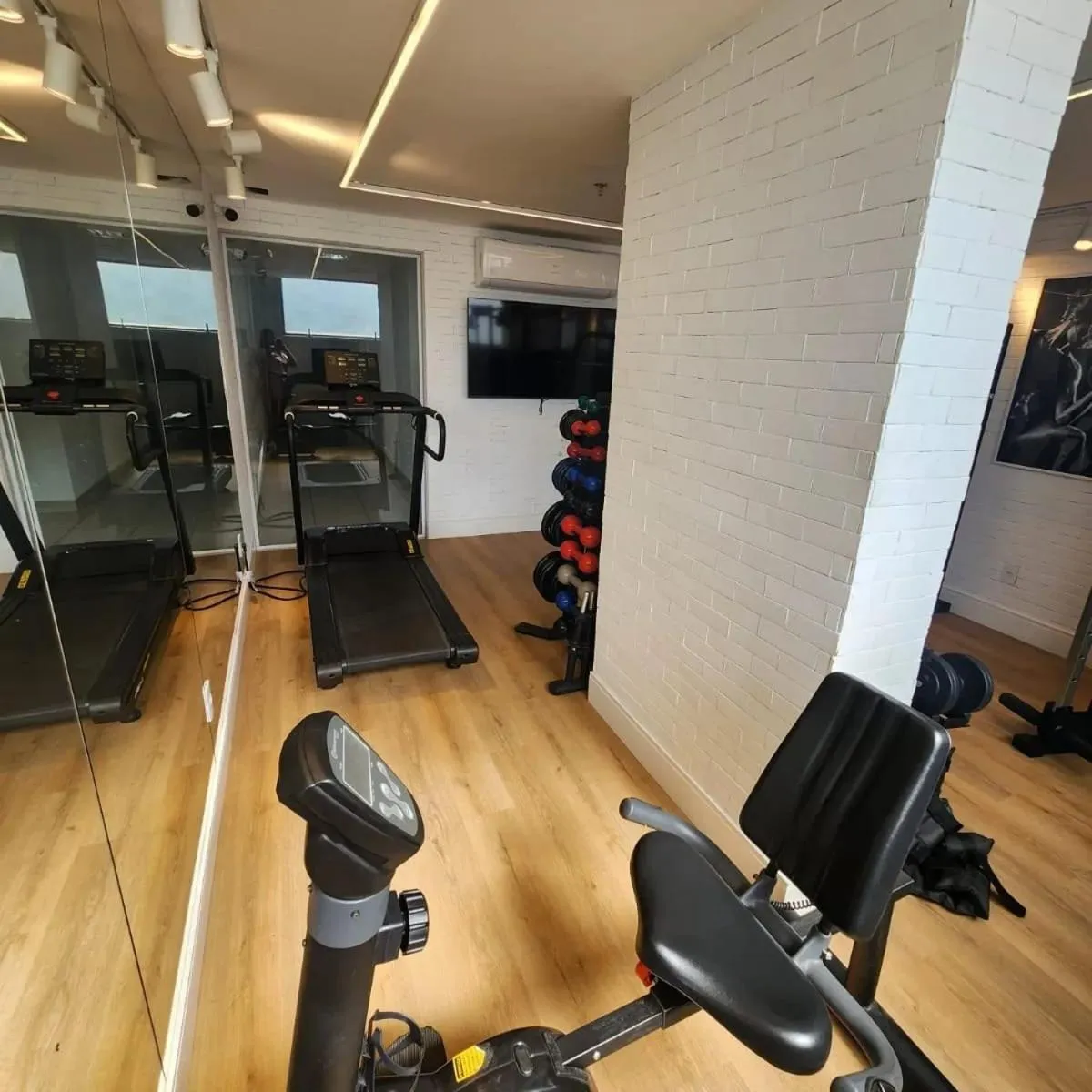 Fitness centre/facilities in Linhares Design Hotel