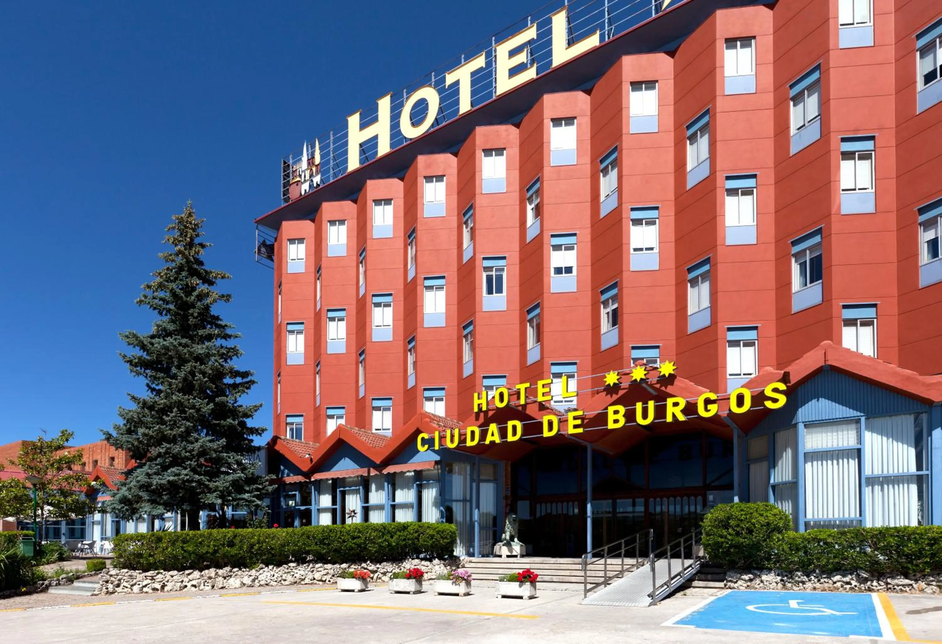 Facade/entrance in Spirit Hotel Ciudad de Burgos