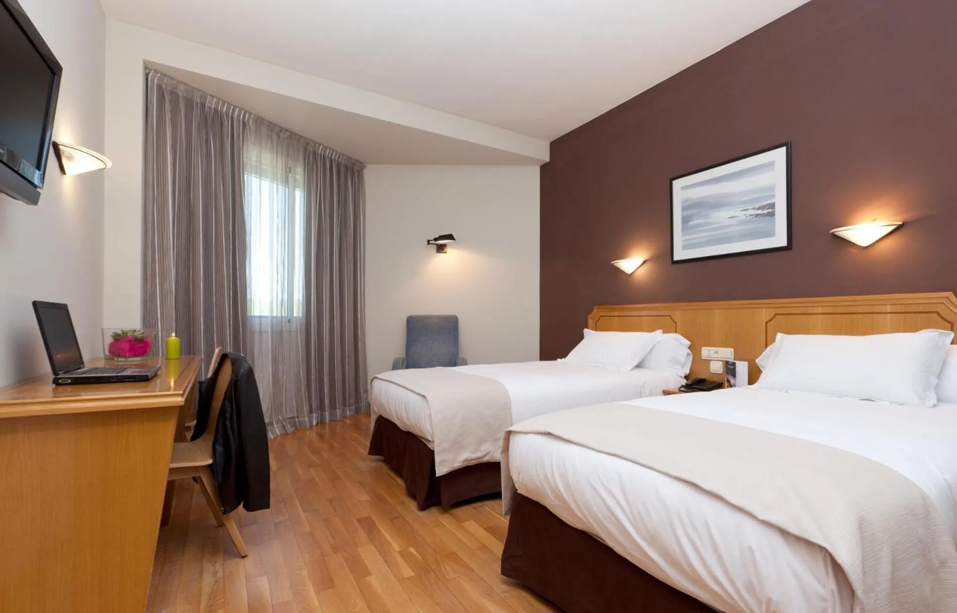 Photo of the whole room, Bed in Spirit Hotel Ciudad de Burgos