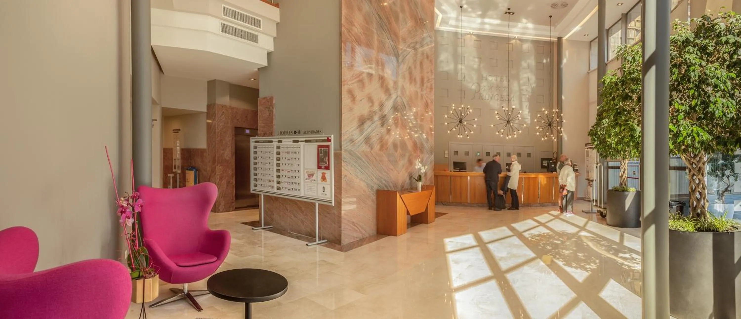 Lobby or reception in RH Princesa Hotel & Spa 4* Sup