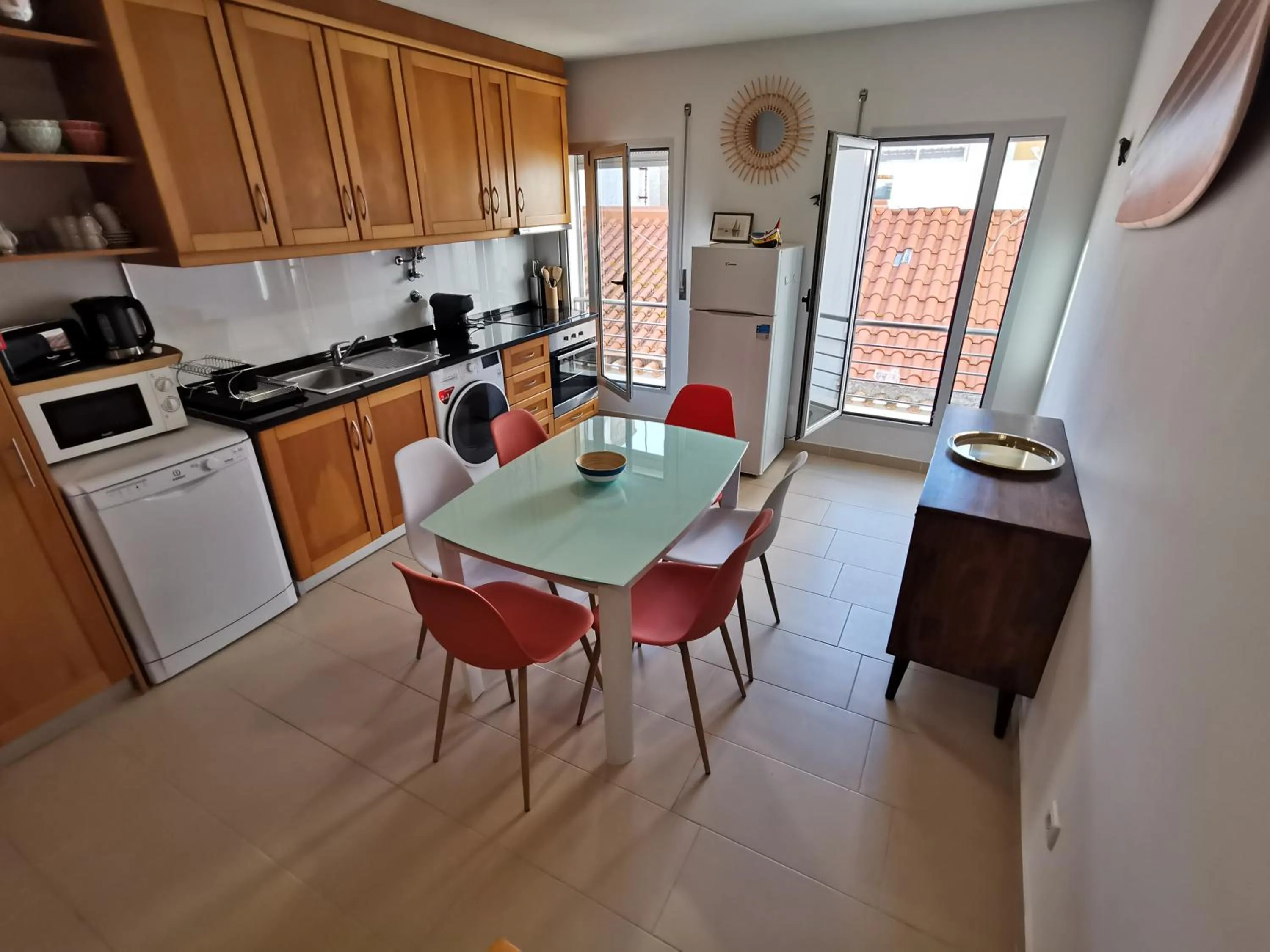 Kitchen or kitchenette in Casa na onda Liberdade-Amazing sea view